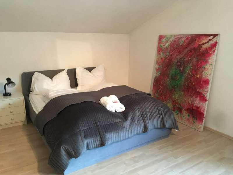One-Bedroom Apartment photo 1