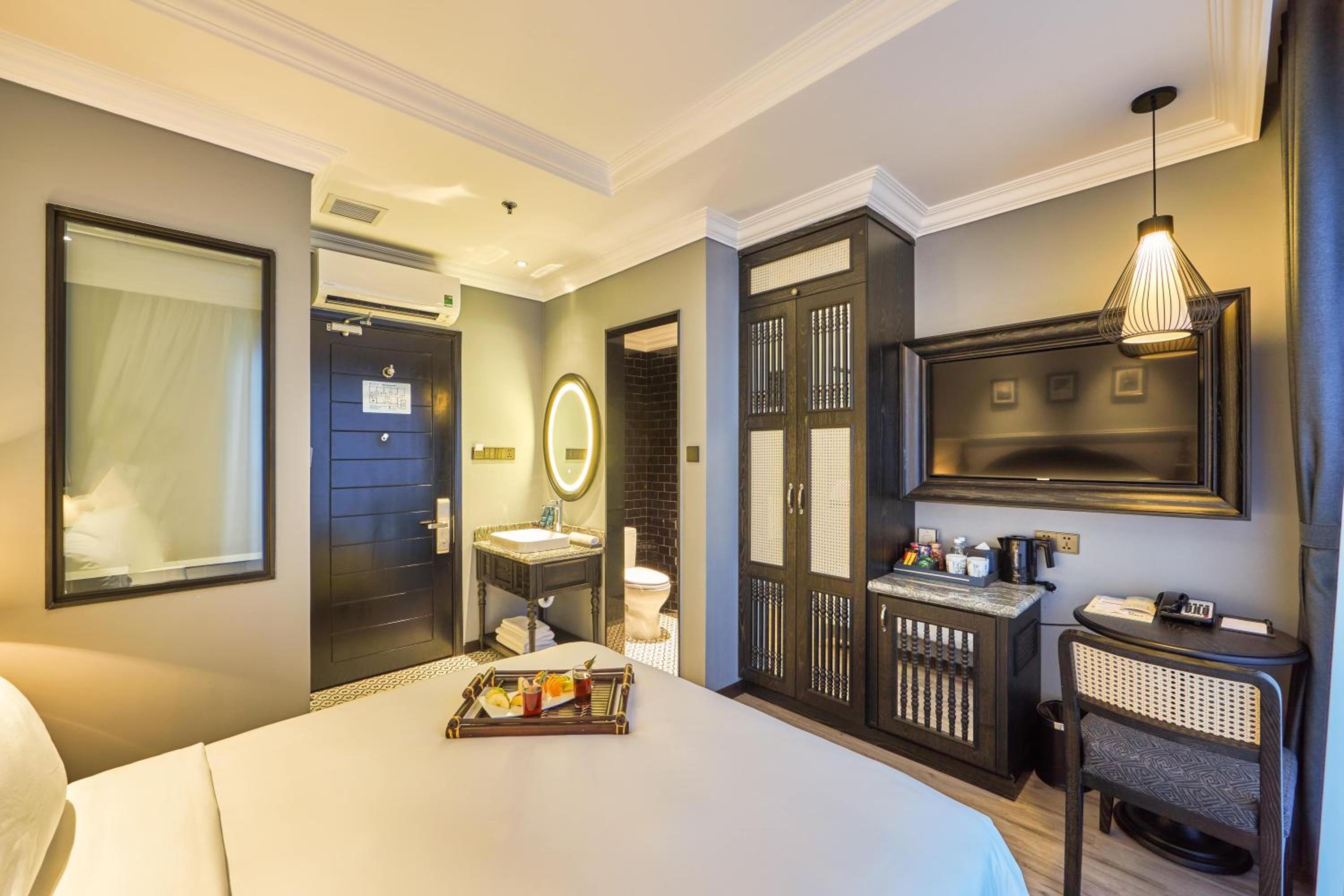 Superior King Room - Photo 4