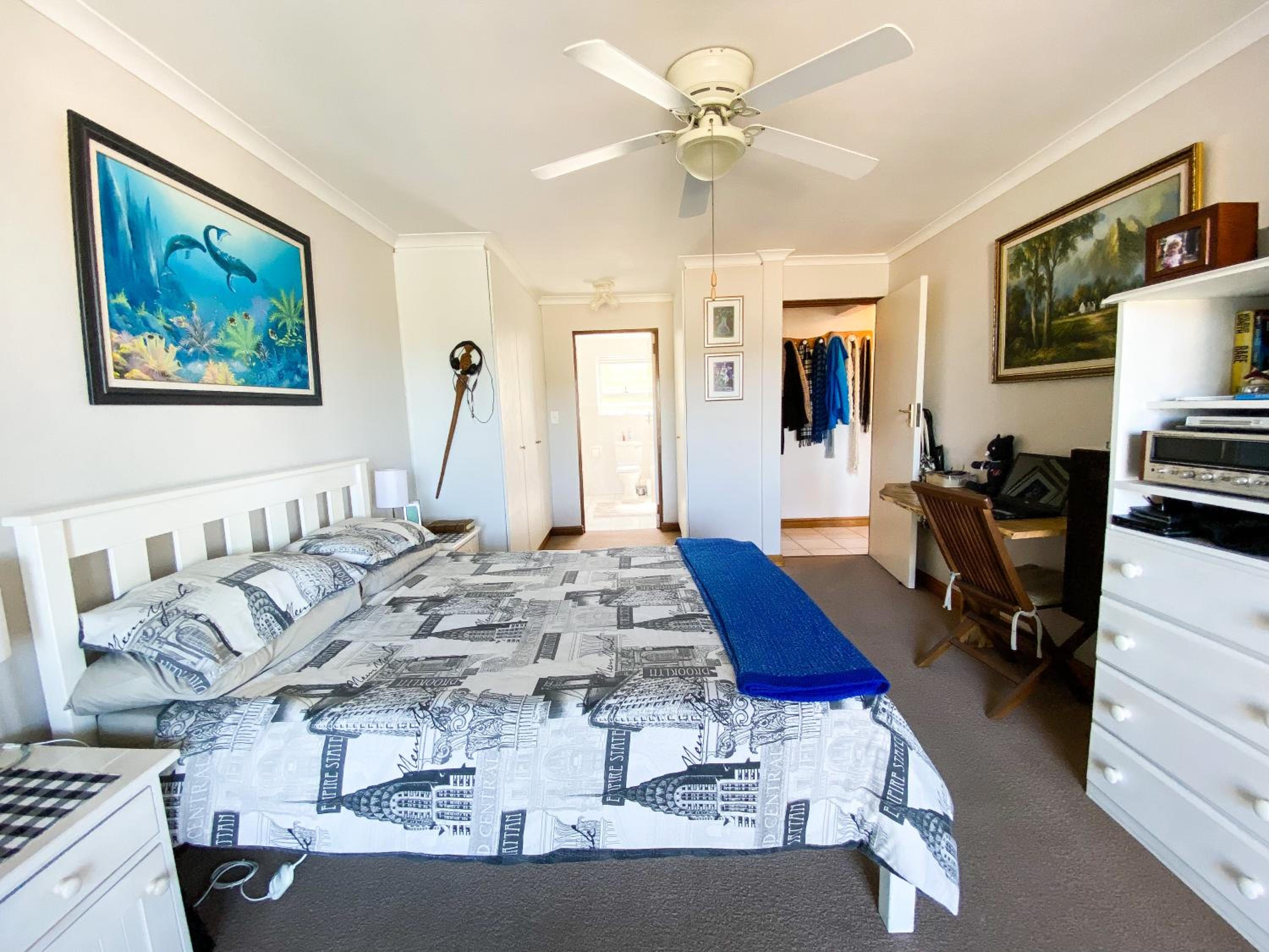 Two-Bedroom Apartment - Photo 4