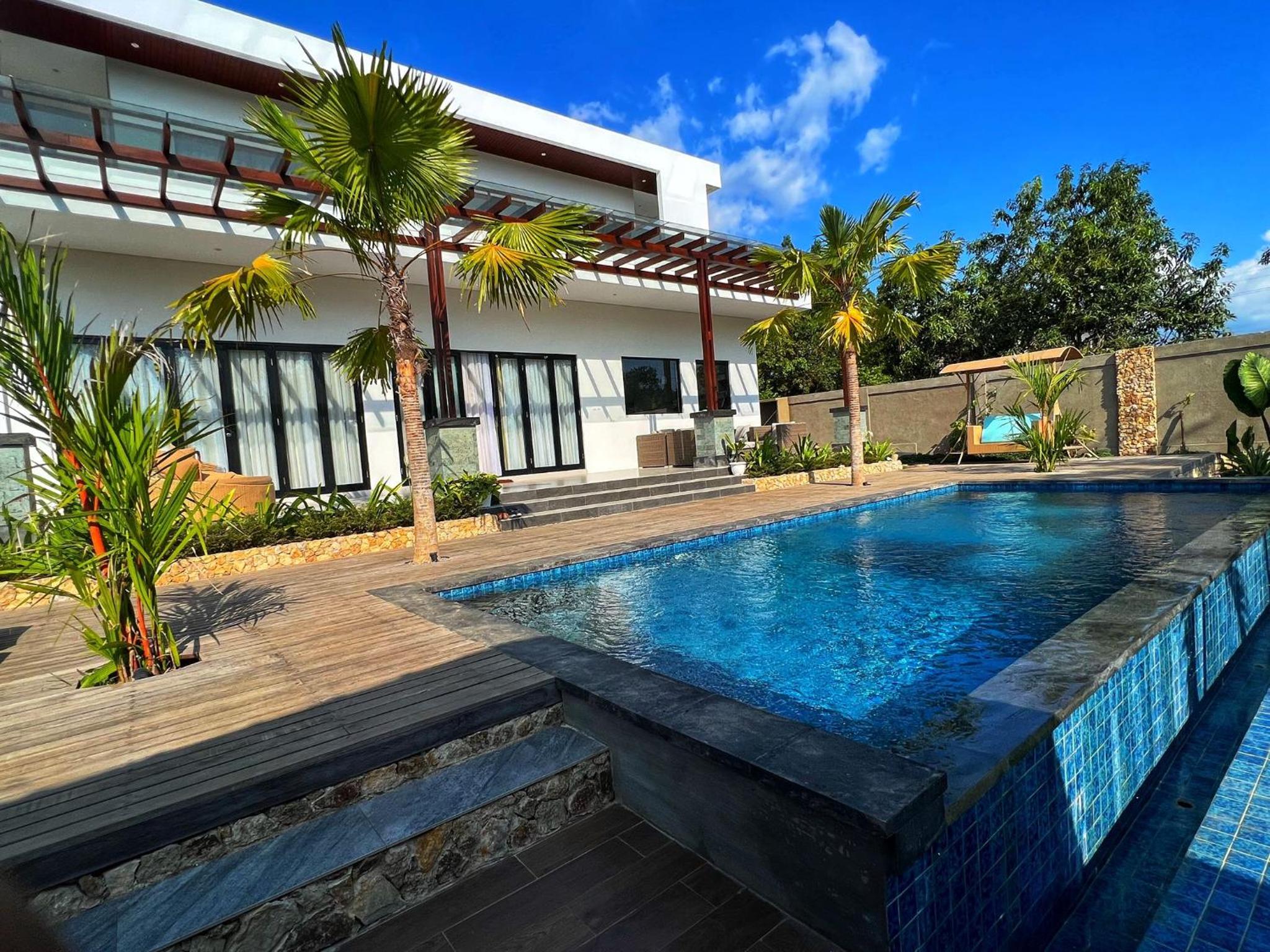 Three-Bedroom Villa photo 3