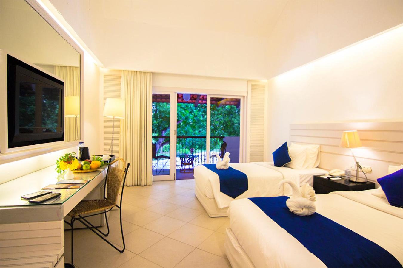 Deluxe Room with Garden View - Photo 13