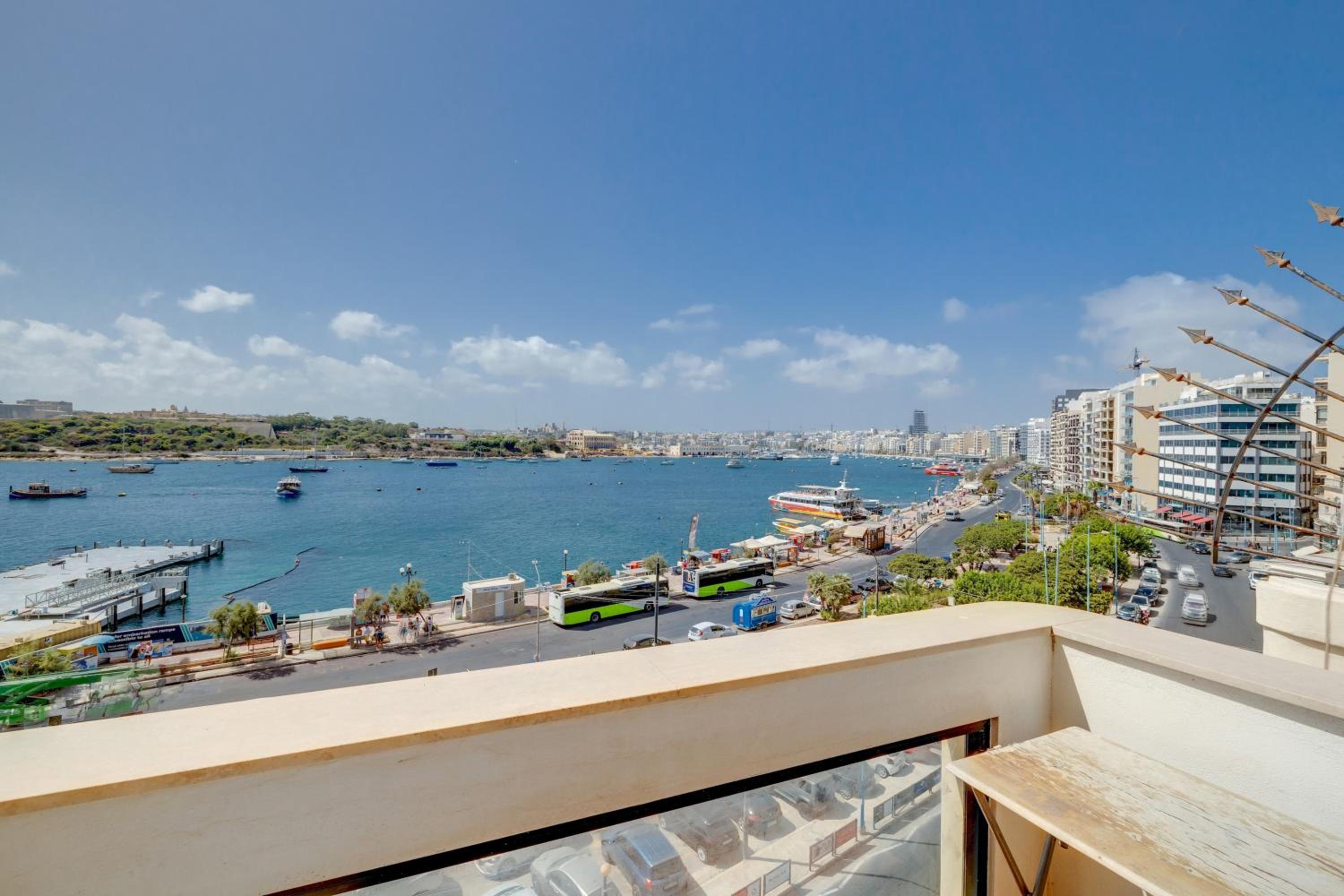 Apartment with Sea View - Photo 52