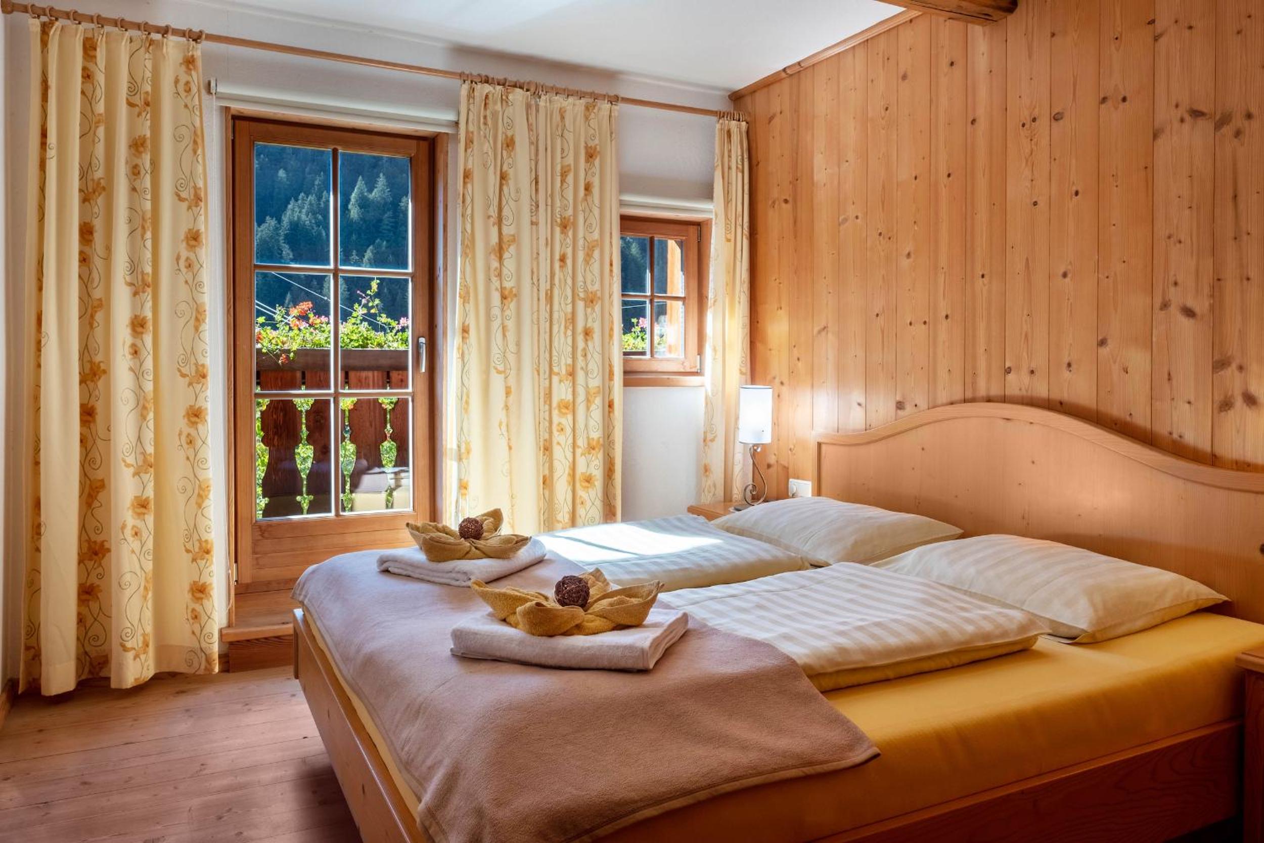 Two-Bedroom Deluxe Apartment with Garden View photo 1