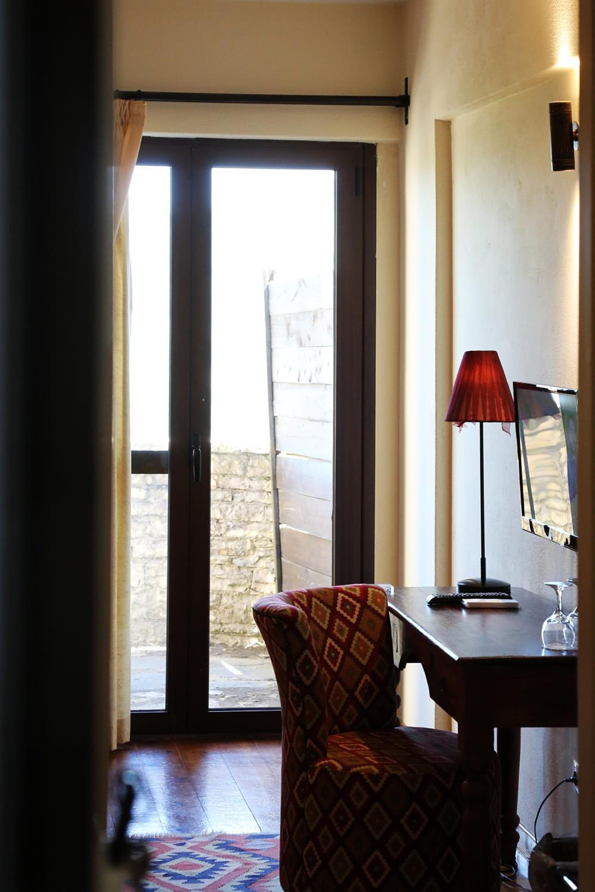 Double / Twin Room with Mountain View - Photo 4