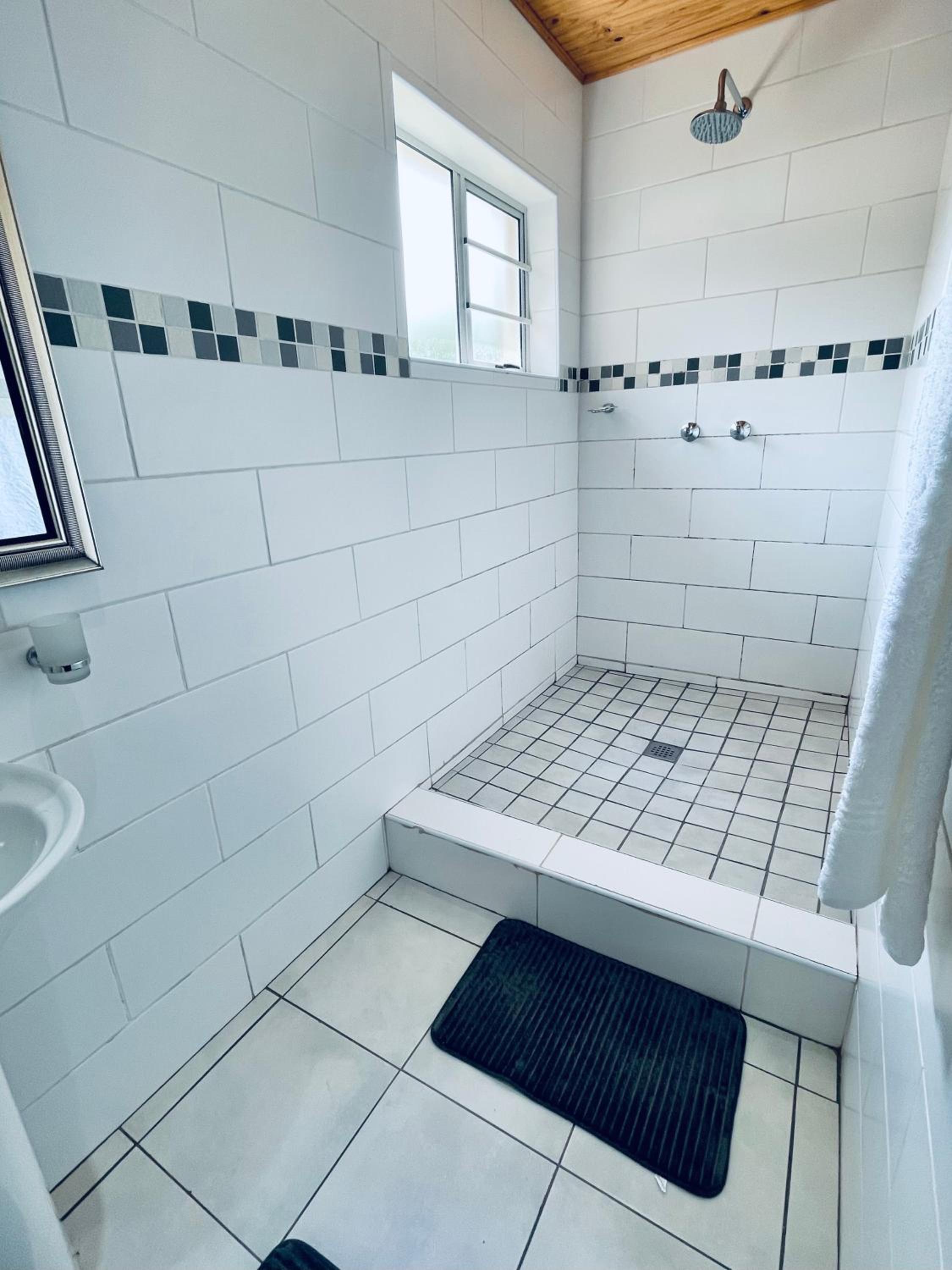 Family Room with Garden View - Photo 3