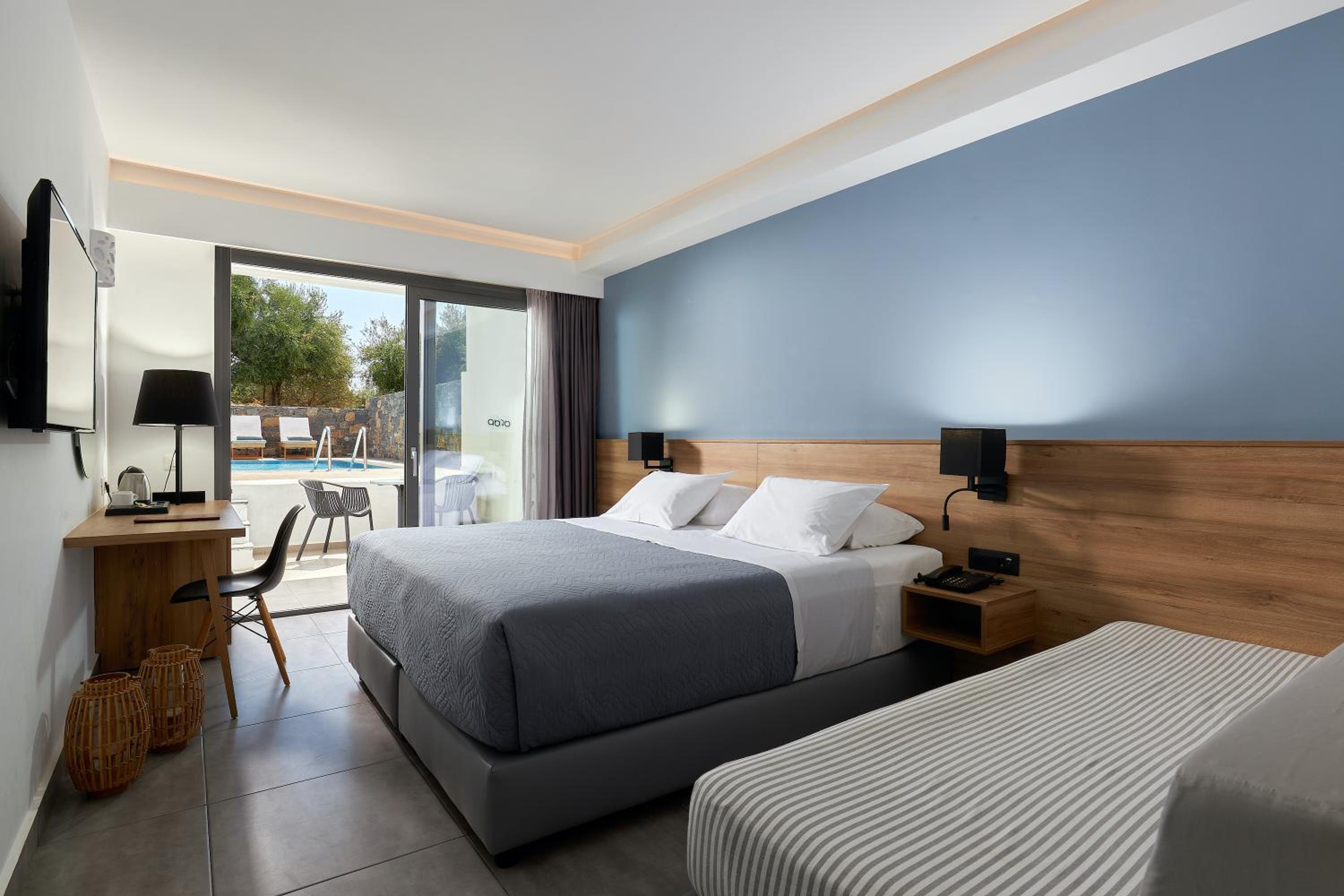 Chambre Familiale Supérieure avec Piscine Commune