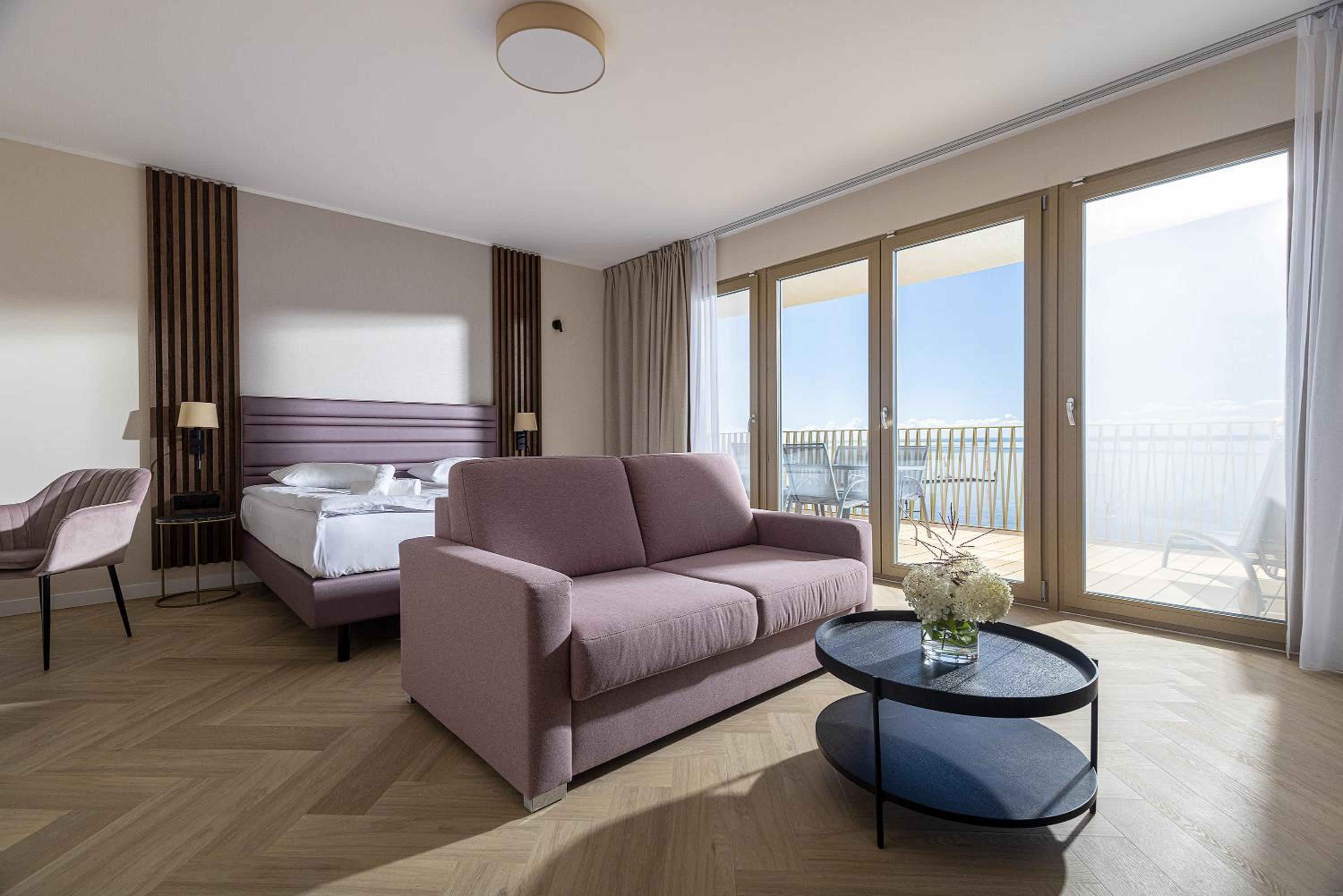 Junior Suite with Bay View - Photo 4