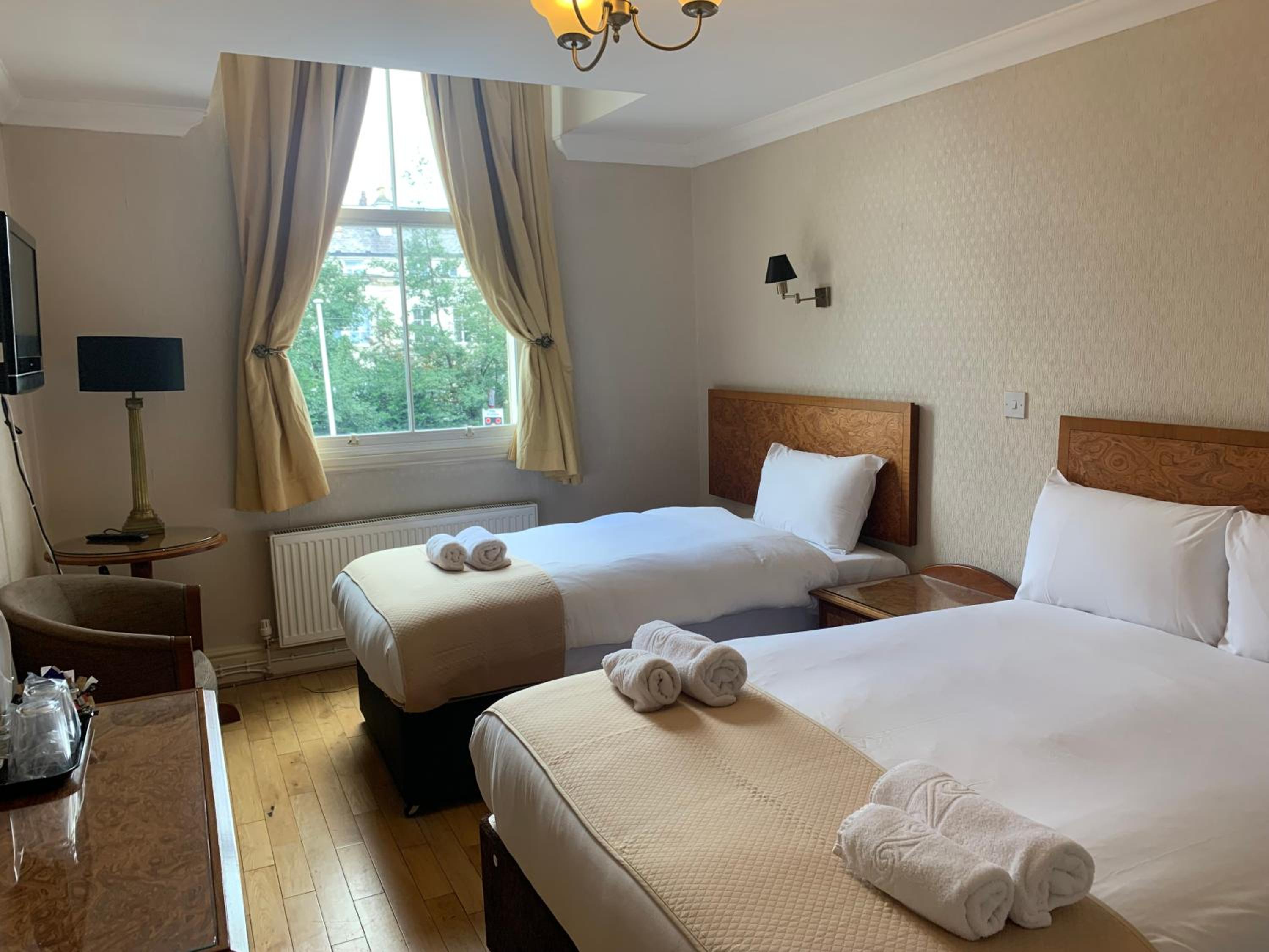 Superior Twin Room - Photo 3