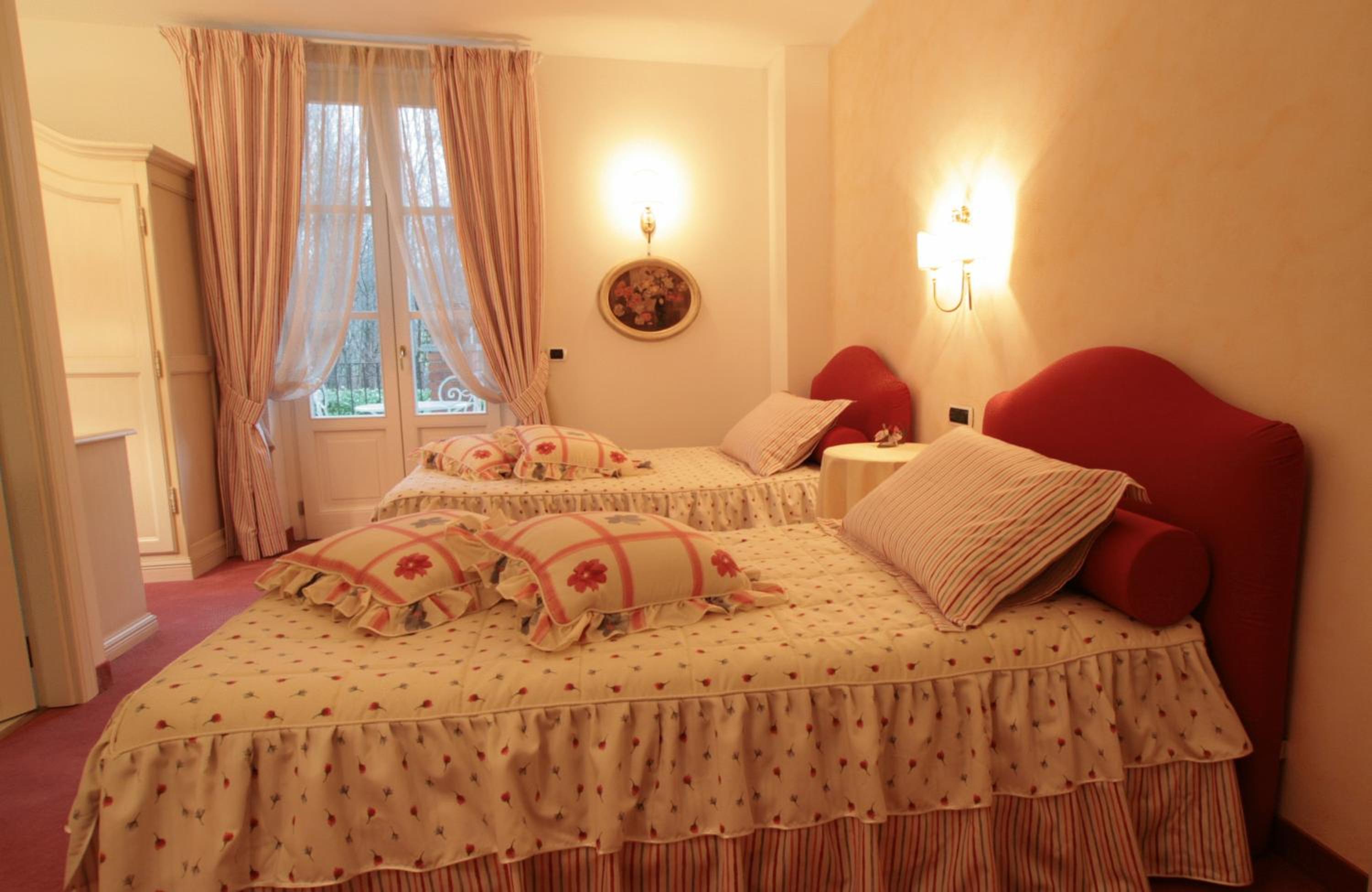 Double or Twin Room - Photo 3