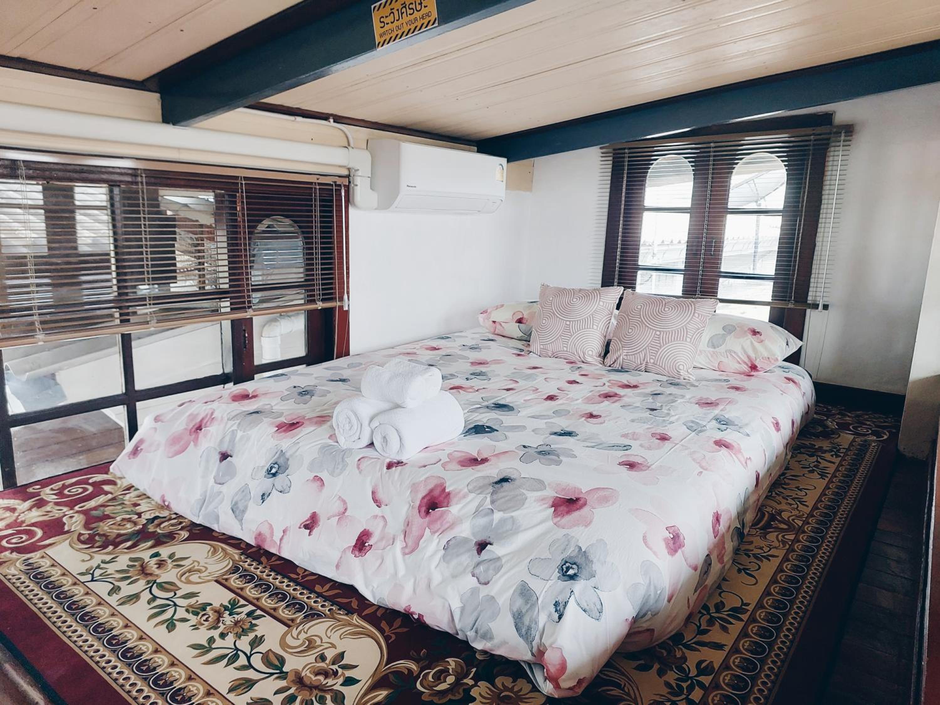 Duplex Quadruple Room - Photo 2