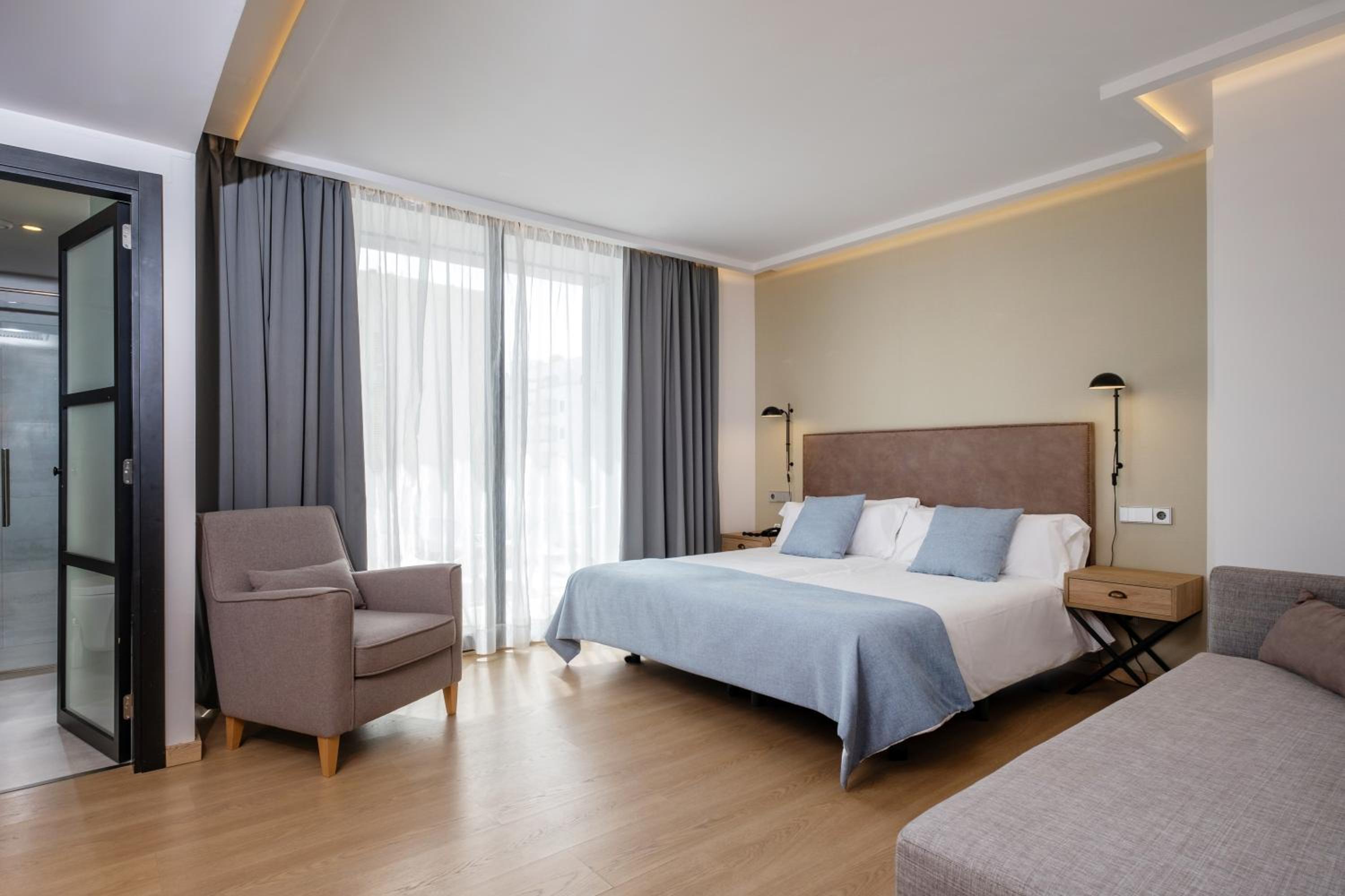 Superior Double Room - Photo 4