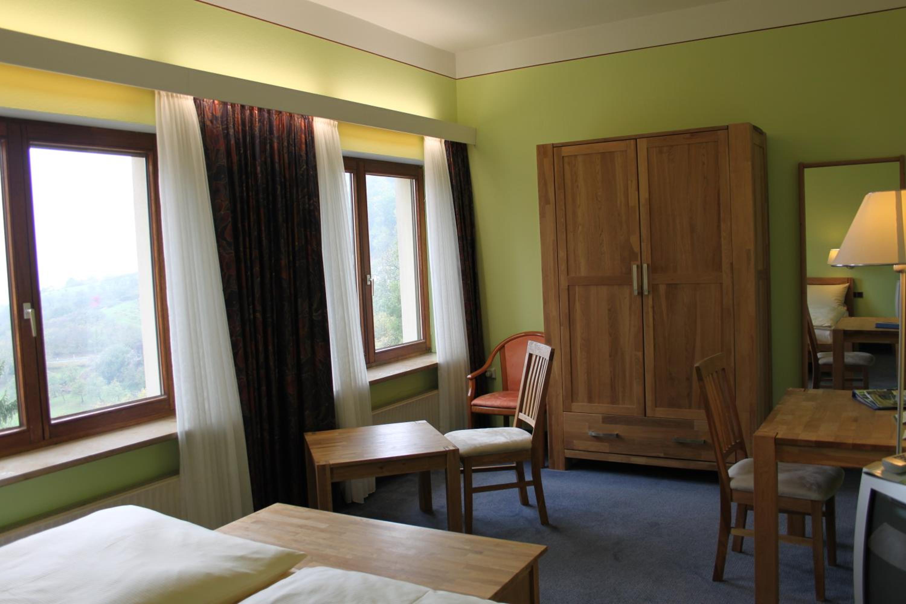 Double Room with Shower - Non-Smoking  - Photo 6