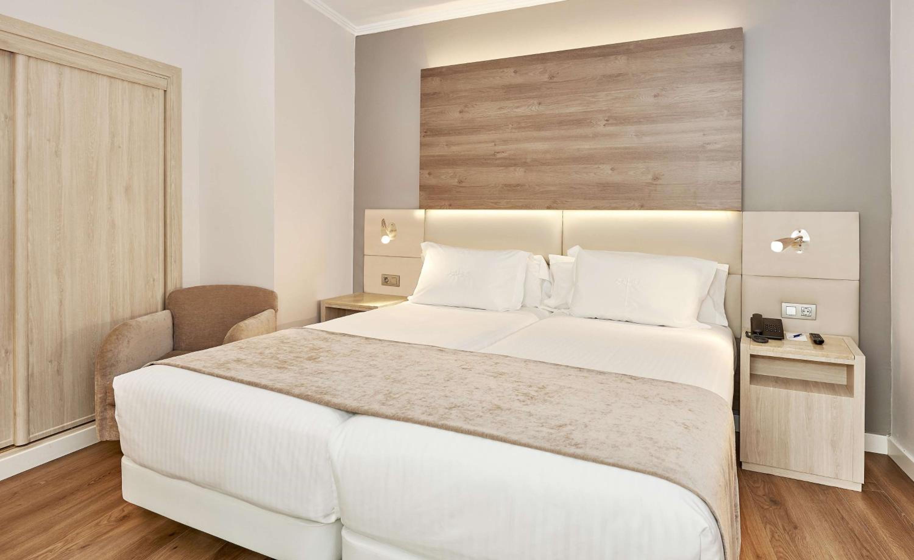 Standard Room - Photo 1