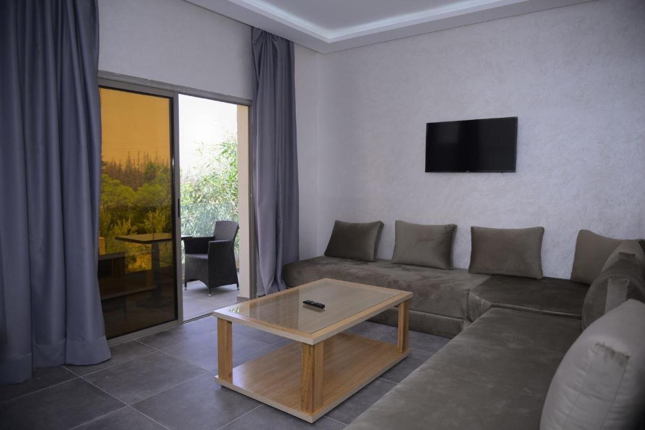 Triple Room with Pool View photo 1