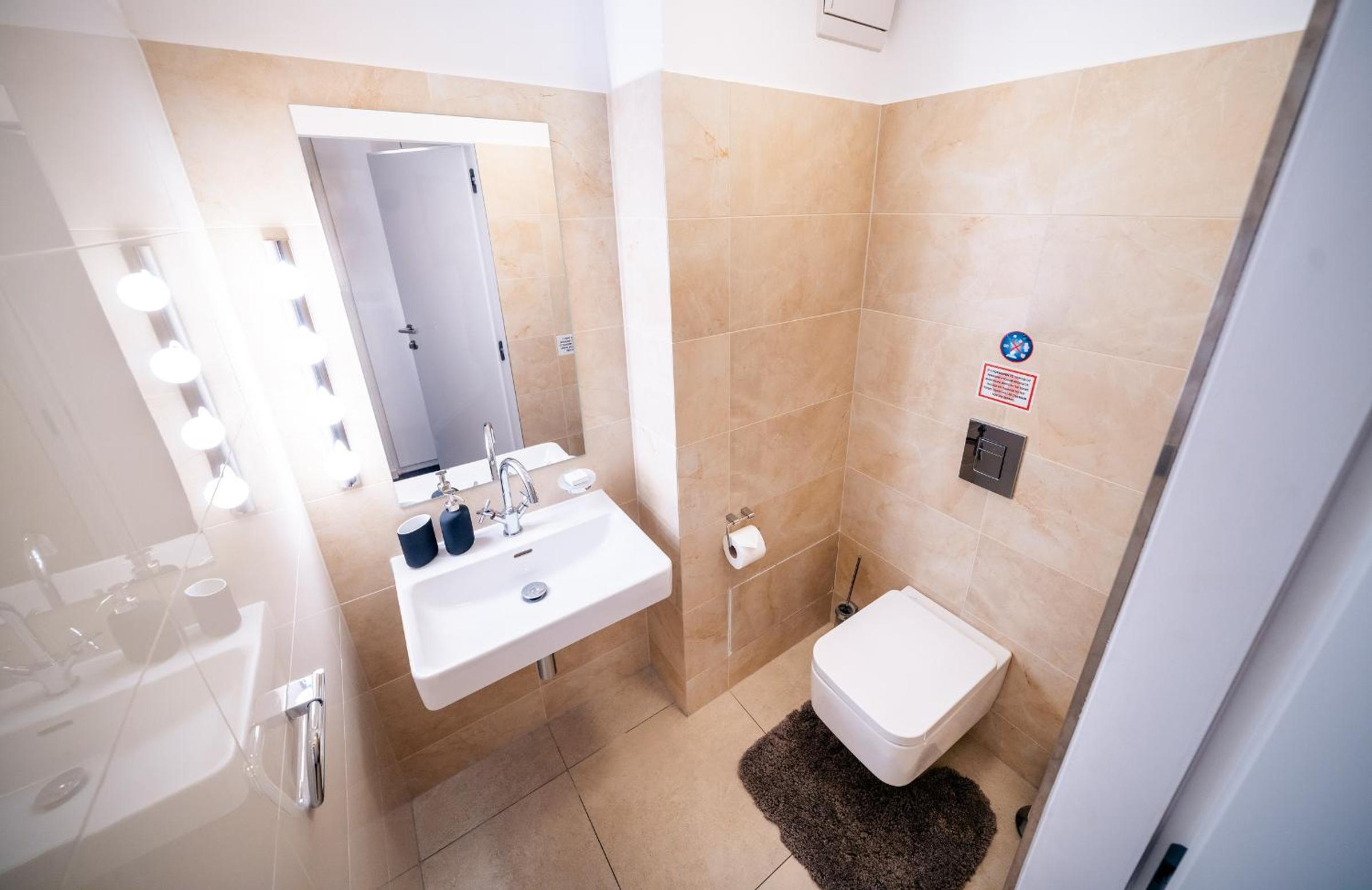 Apartment thumbnail 6