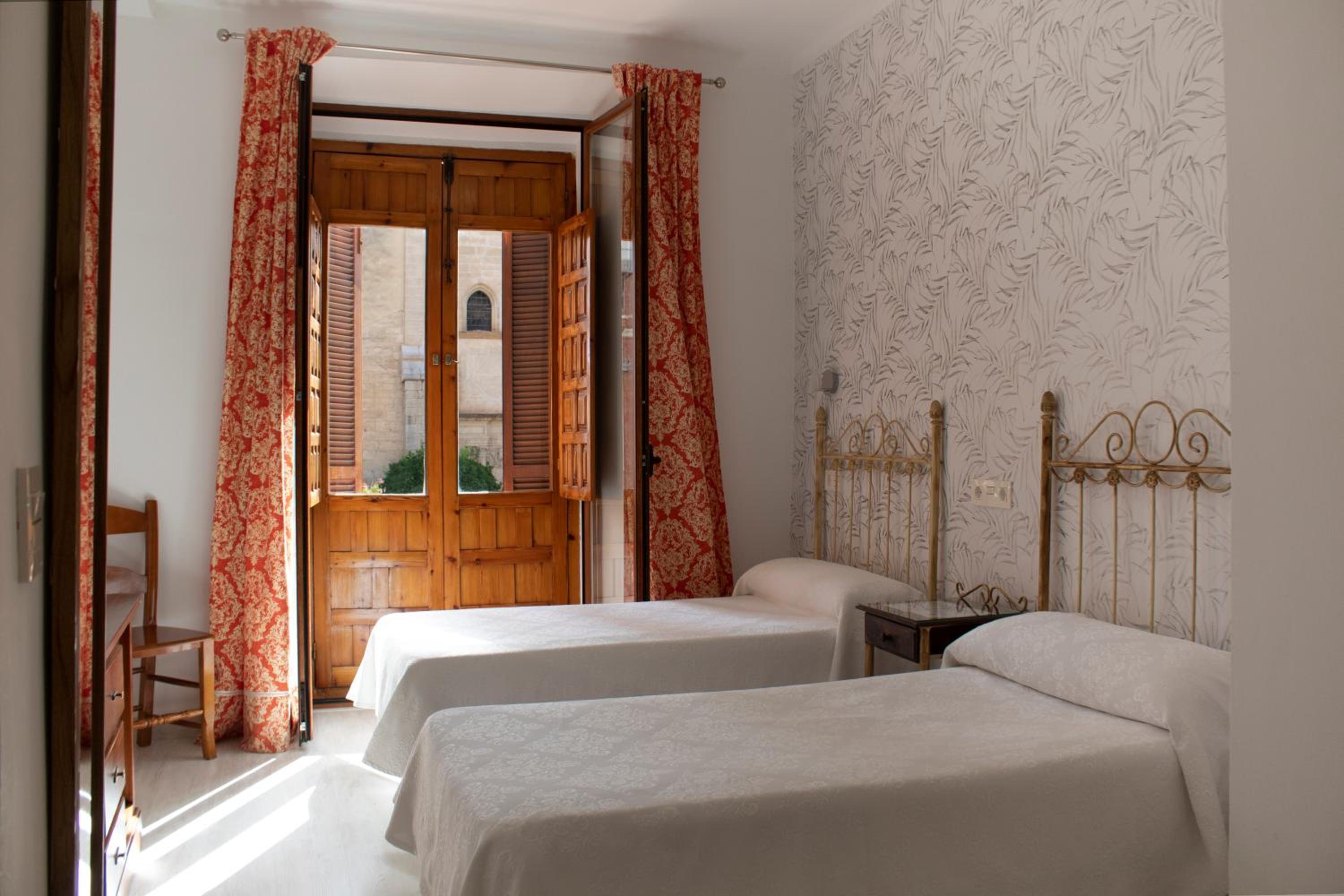 Standard Triple Room - Photo 3