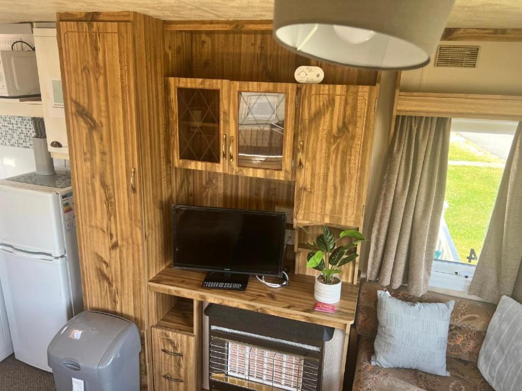 Family Room photo 2