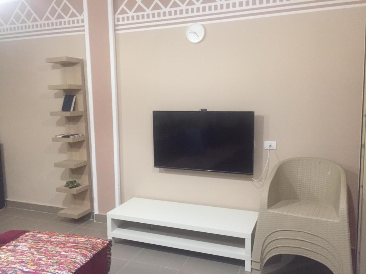 Family Room with Sea View - Photo 3