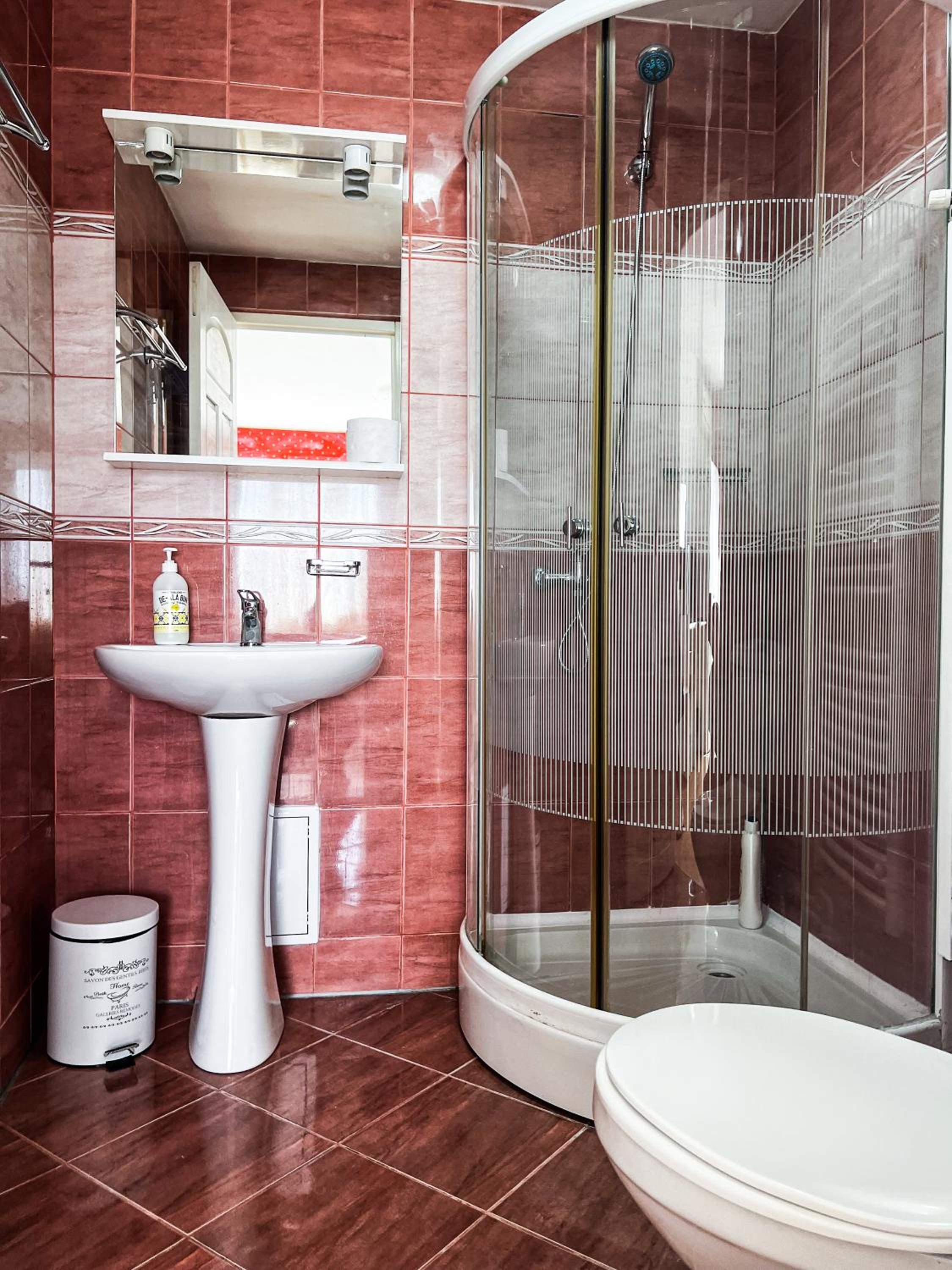Triple Room with Private Bathroom photo 2