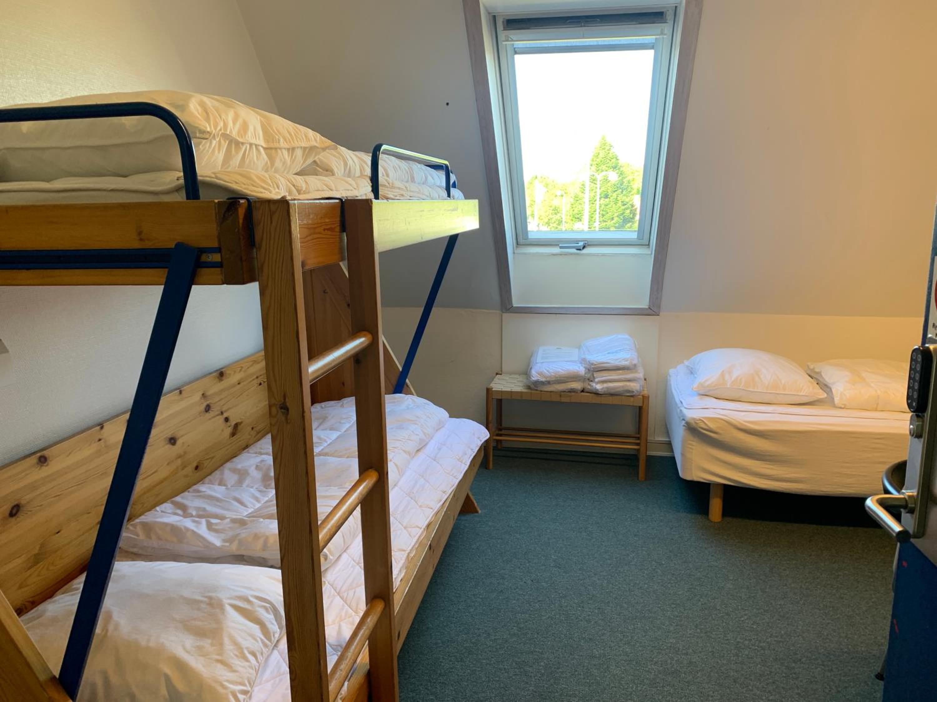 Quintuple Room with Shared Bathroom