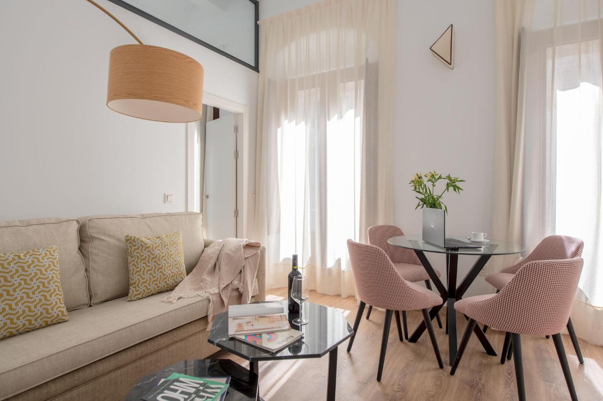 Apartamento con Balcón