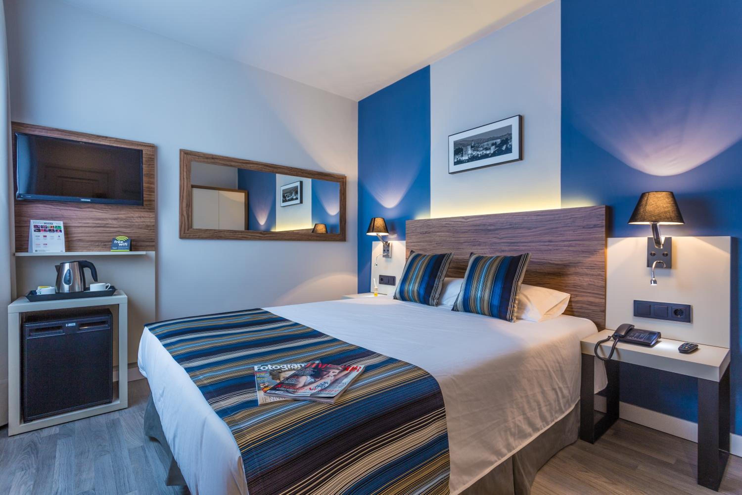 Double or Twin Room - Photo 2