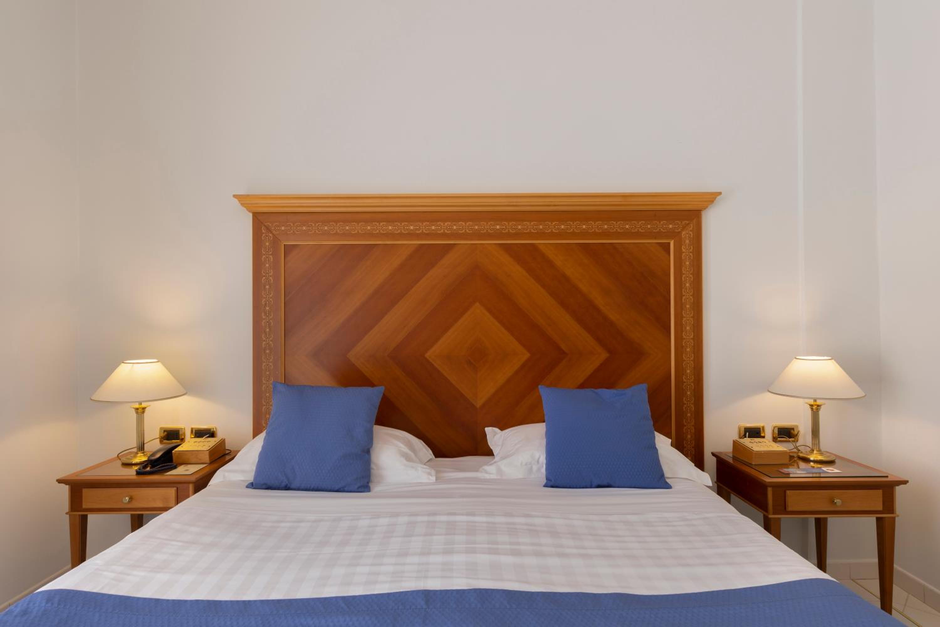Double or Twin Room - Photo 4
