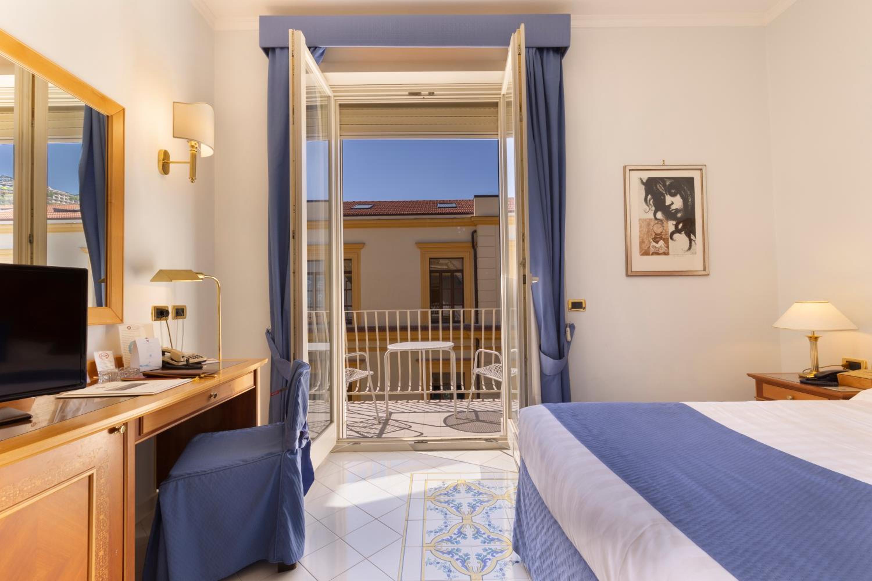 Double or Twin Room - Photo 1