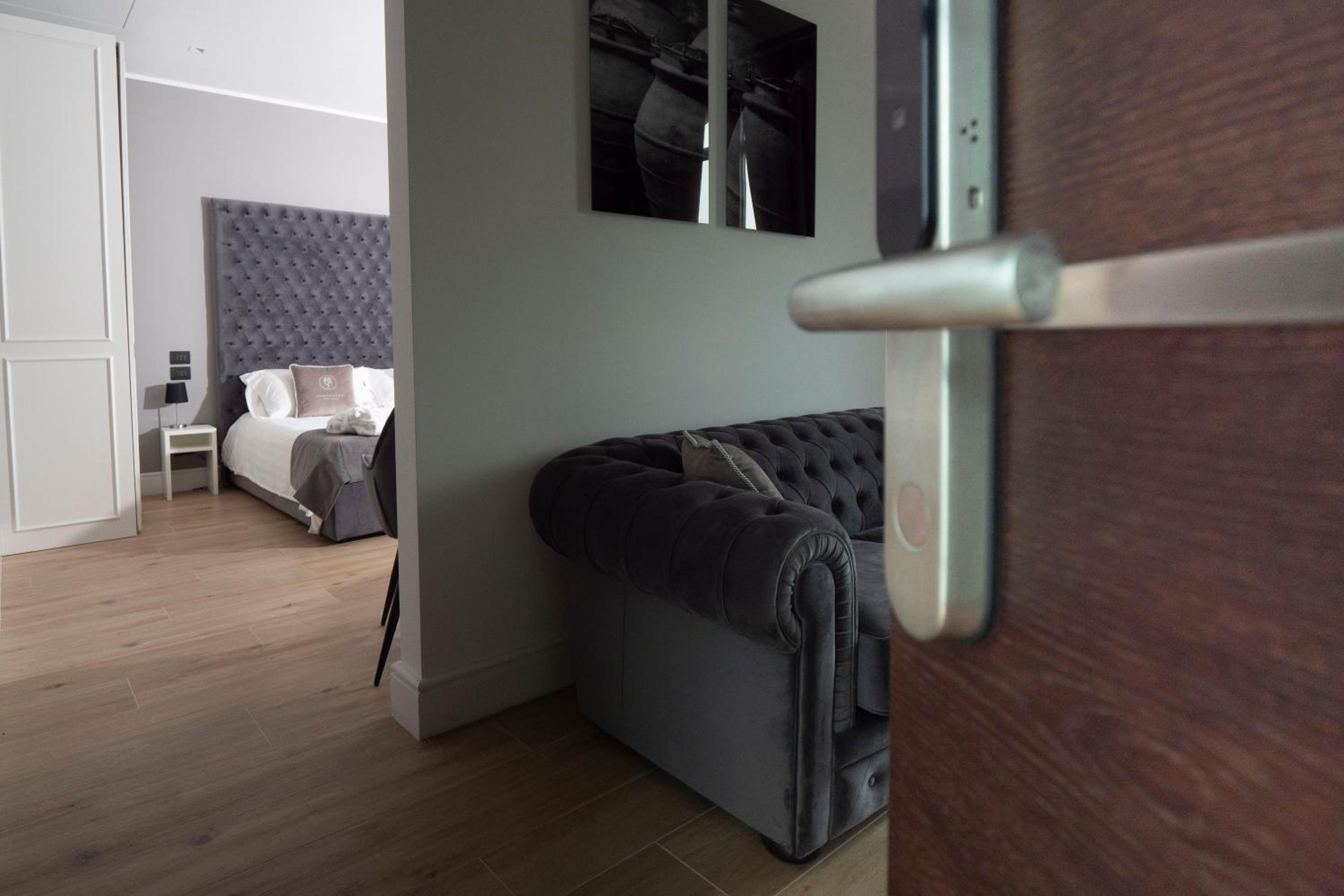 Deluxe King Room photo 2