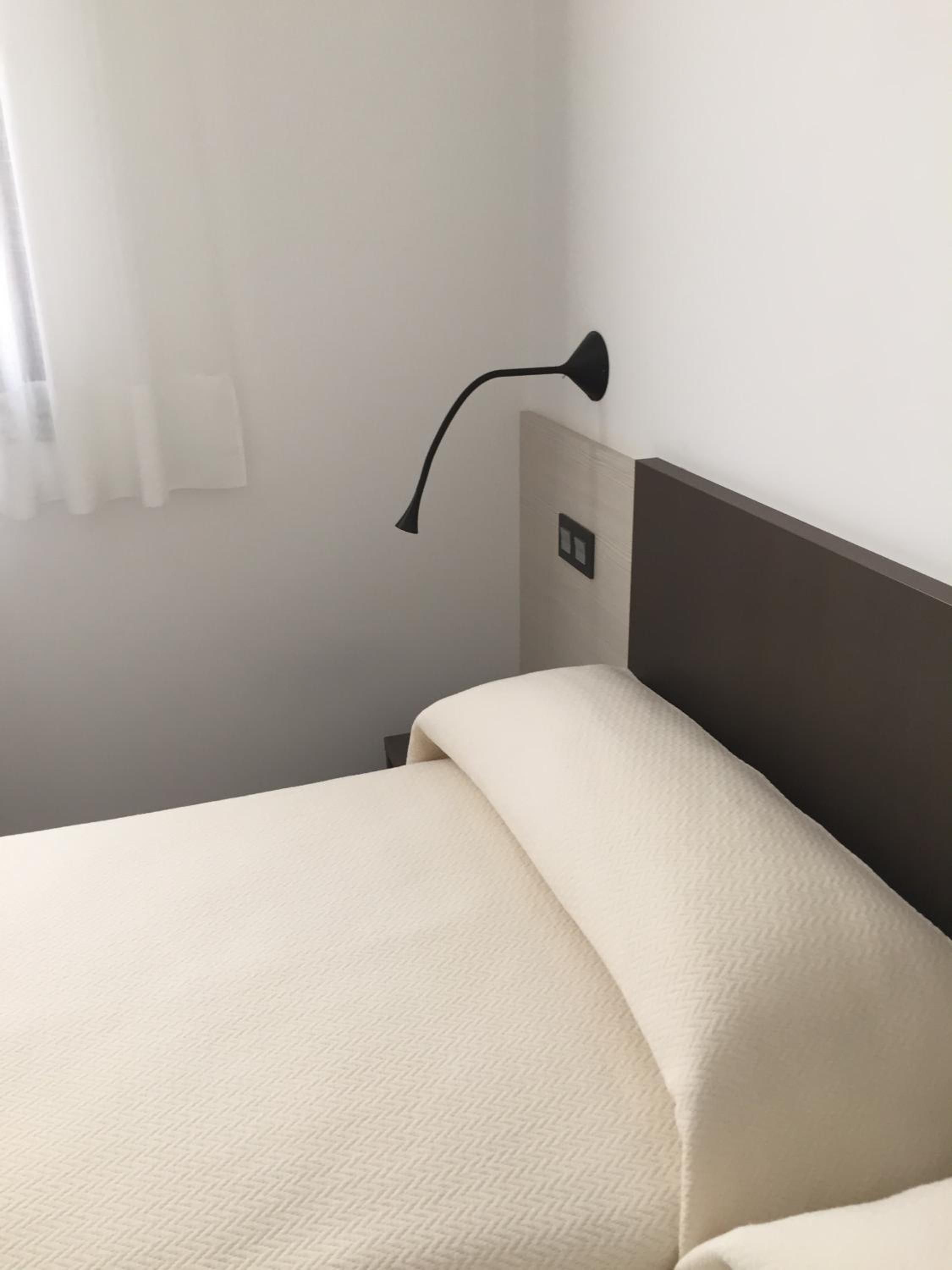 Double or Twin Room - Photo 11