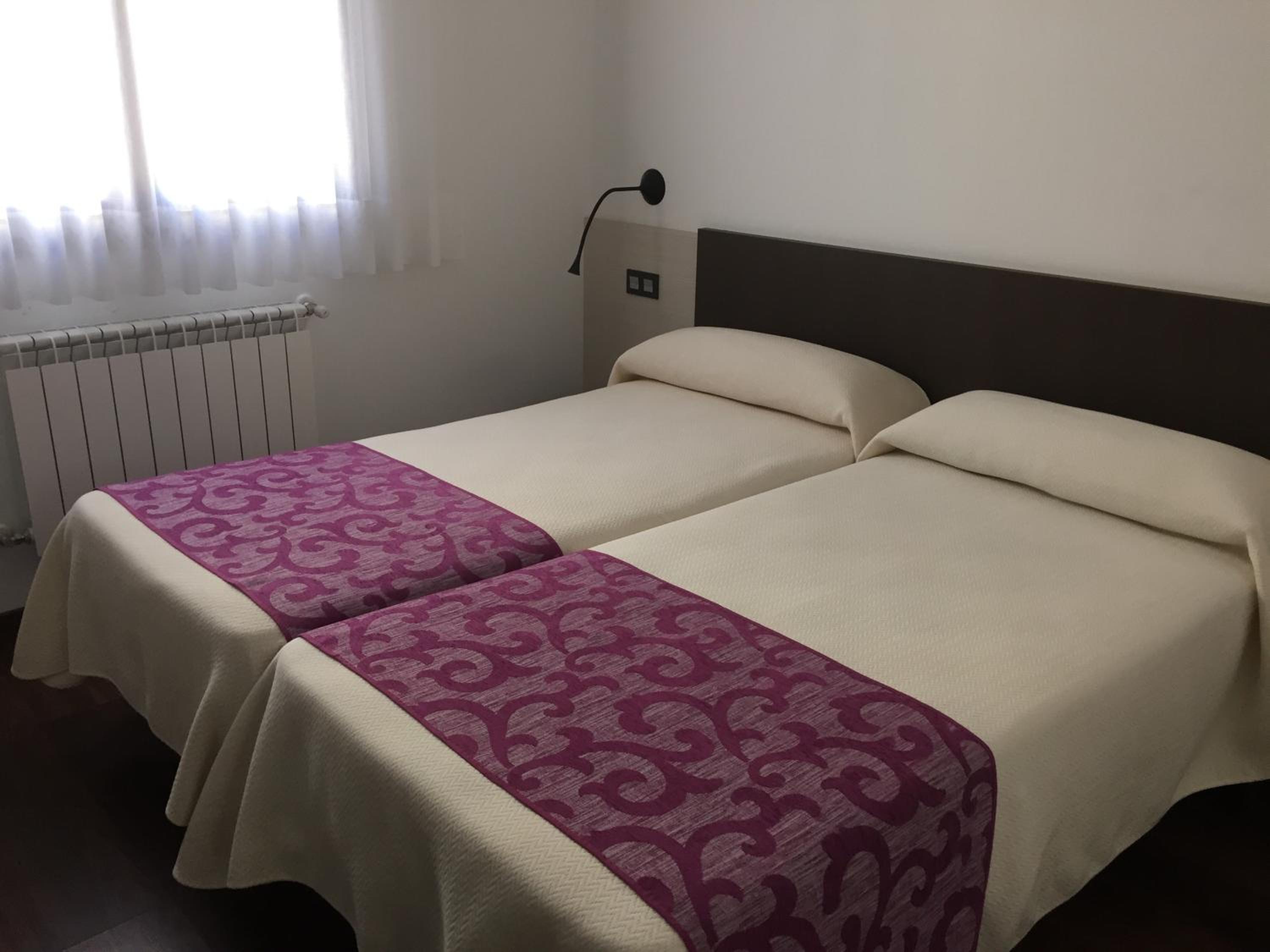 Double or Twin Room - Photo 2