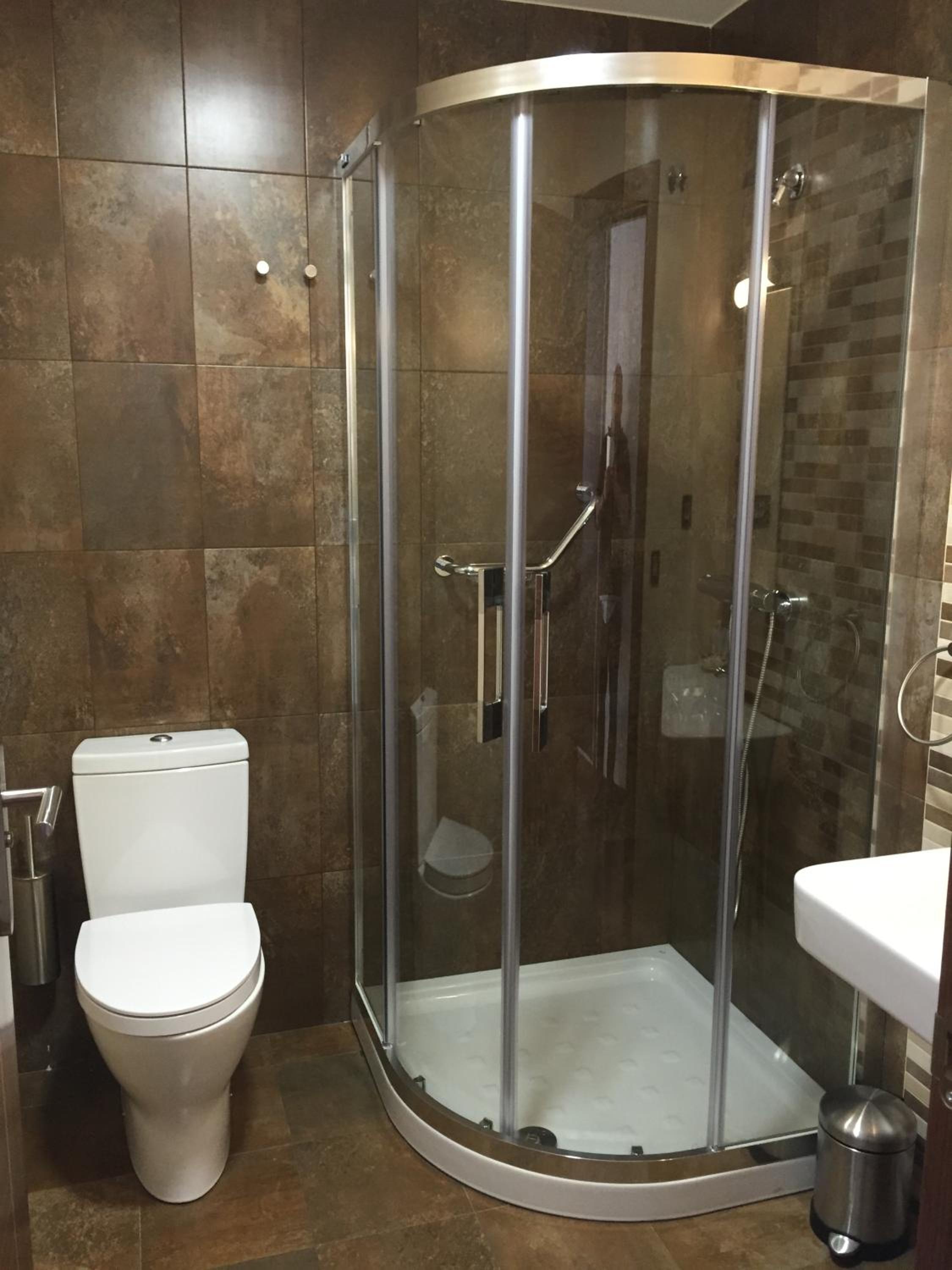 Double or Twin Room - Photo 17