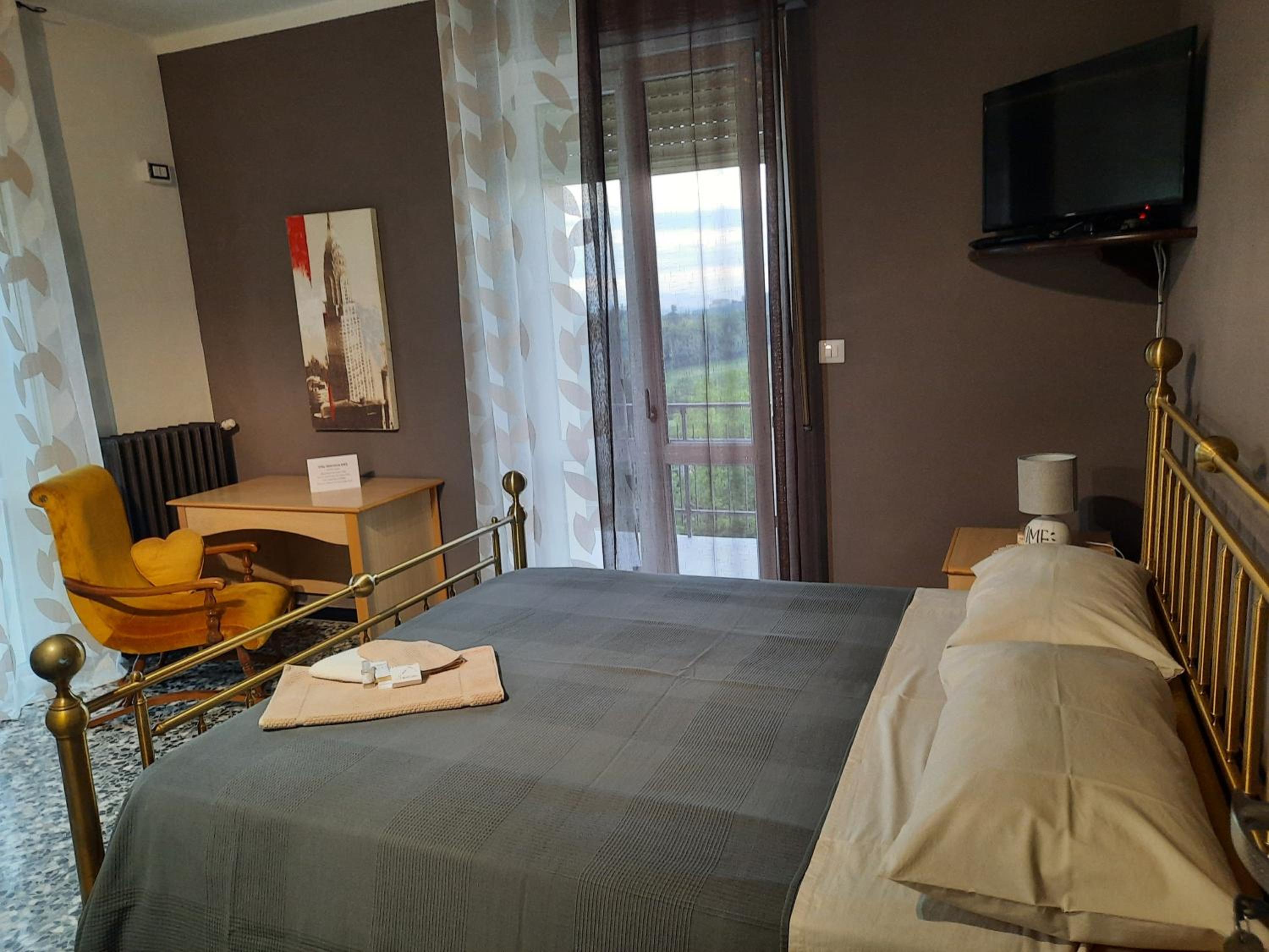 Double Room with Balcony photo 3