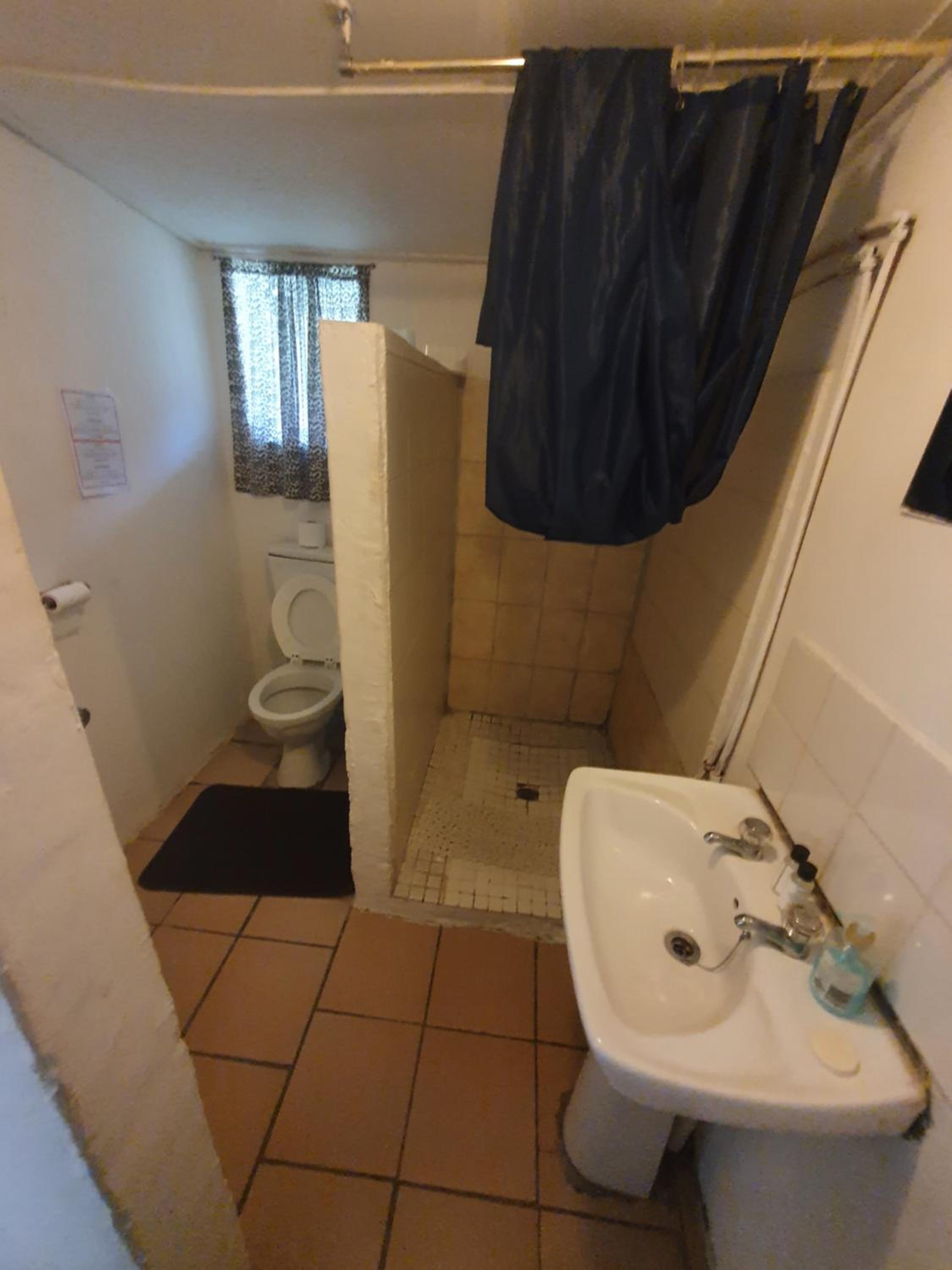 Budget Twin Room photo 2