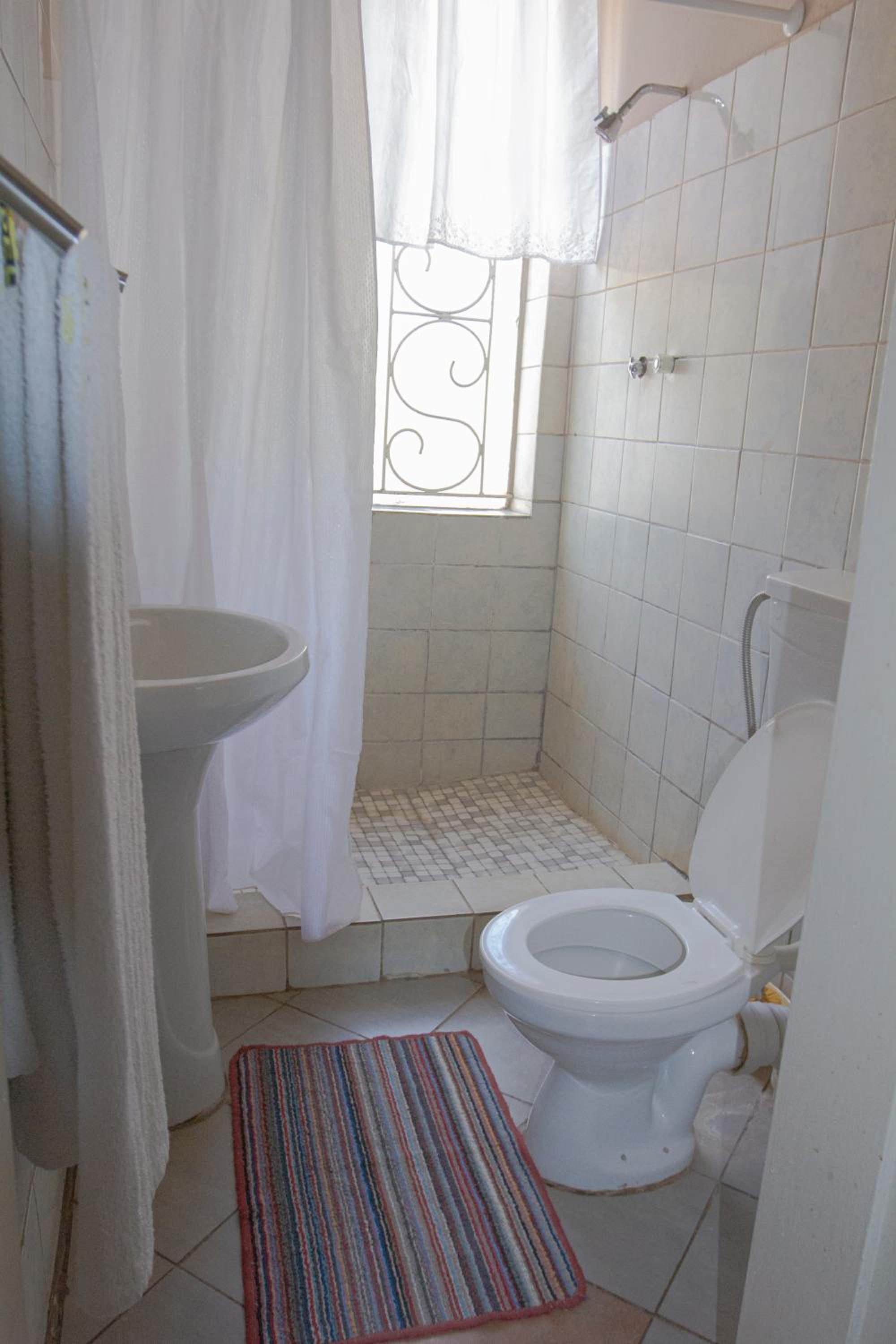 Standard Twin Room photo 2