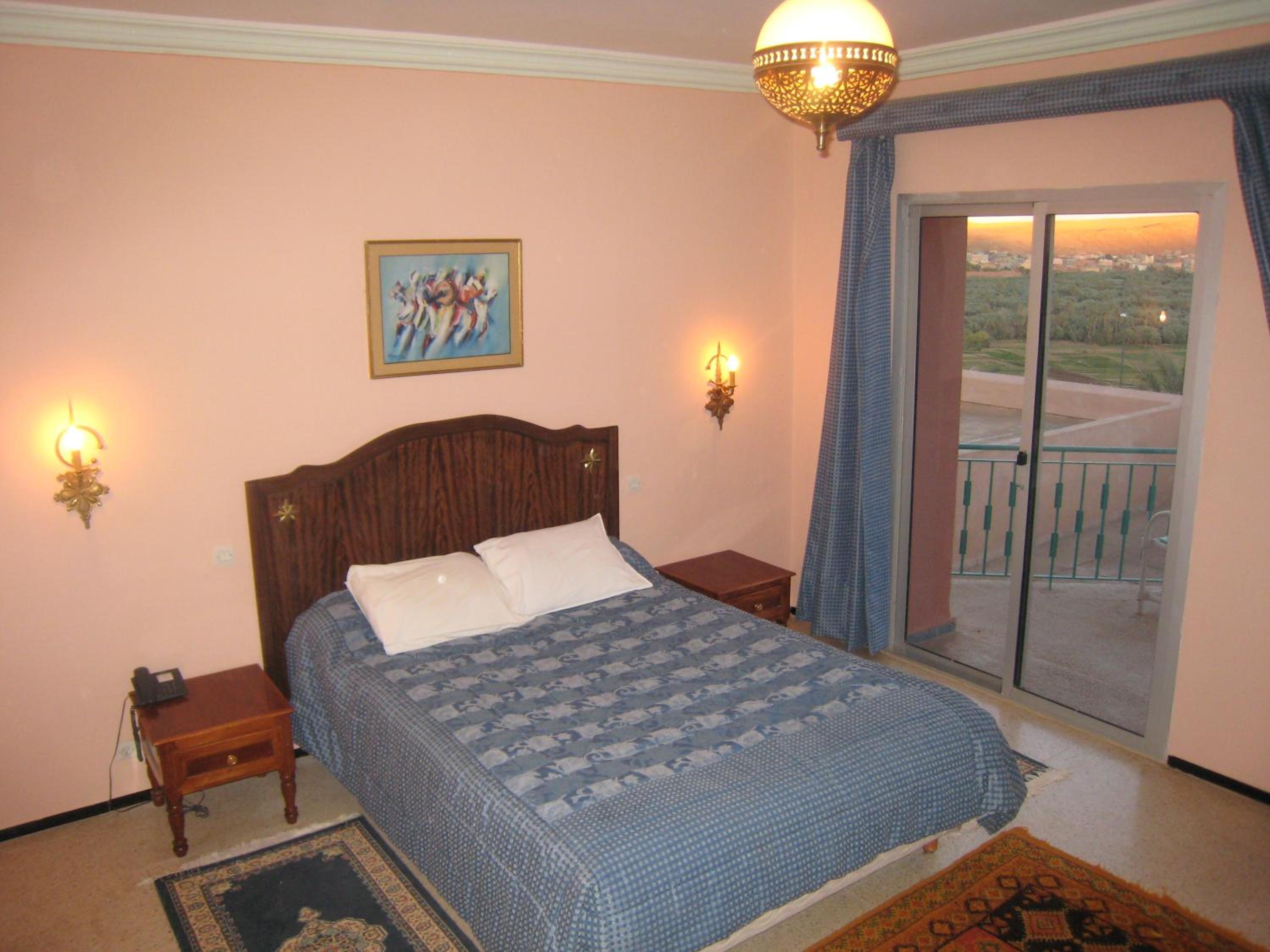 Double or Twin Room with City View photo 3