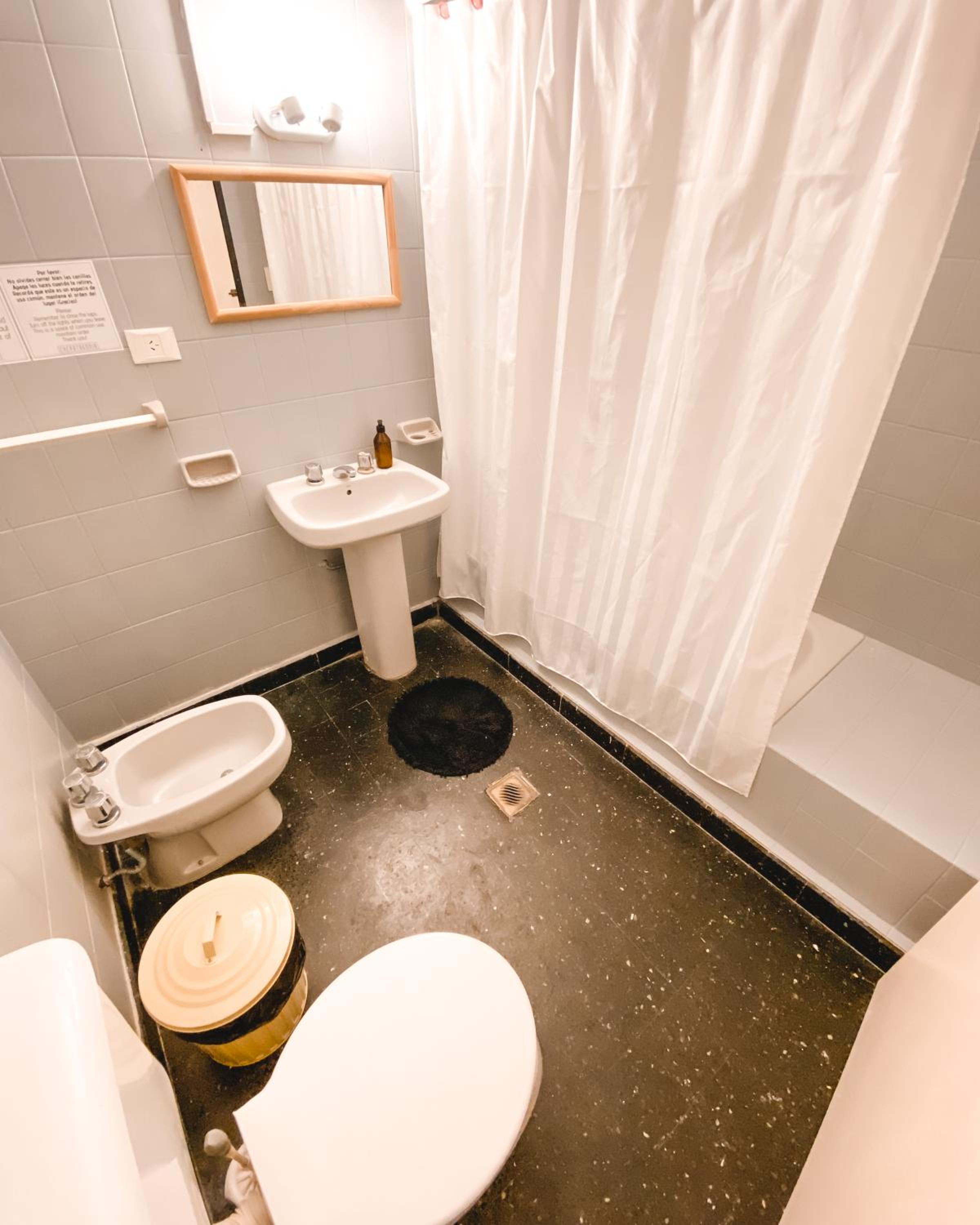 Basic Triple Room with Shared Bathroom photo 3