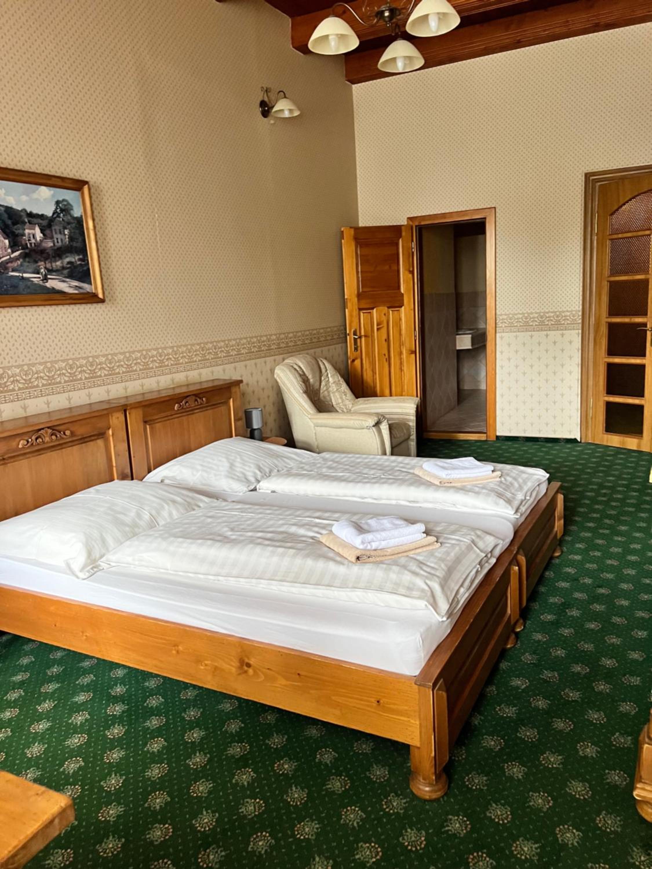 Twin Room With City View photo 2