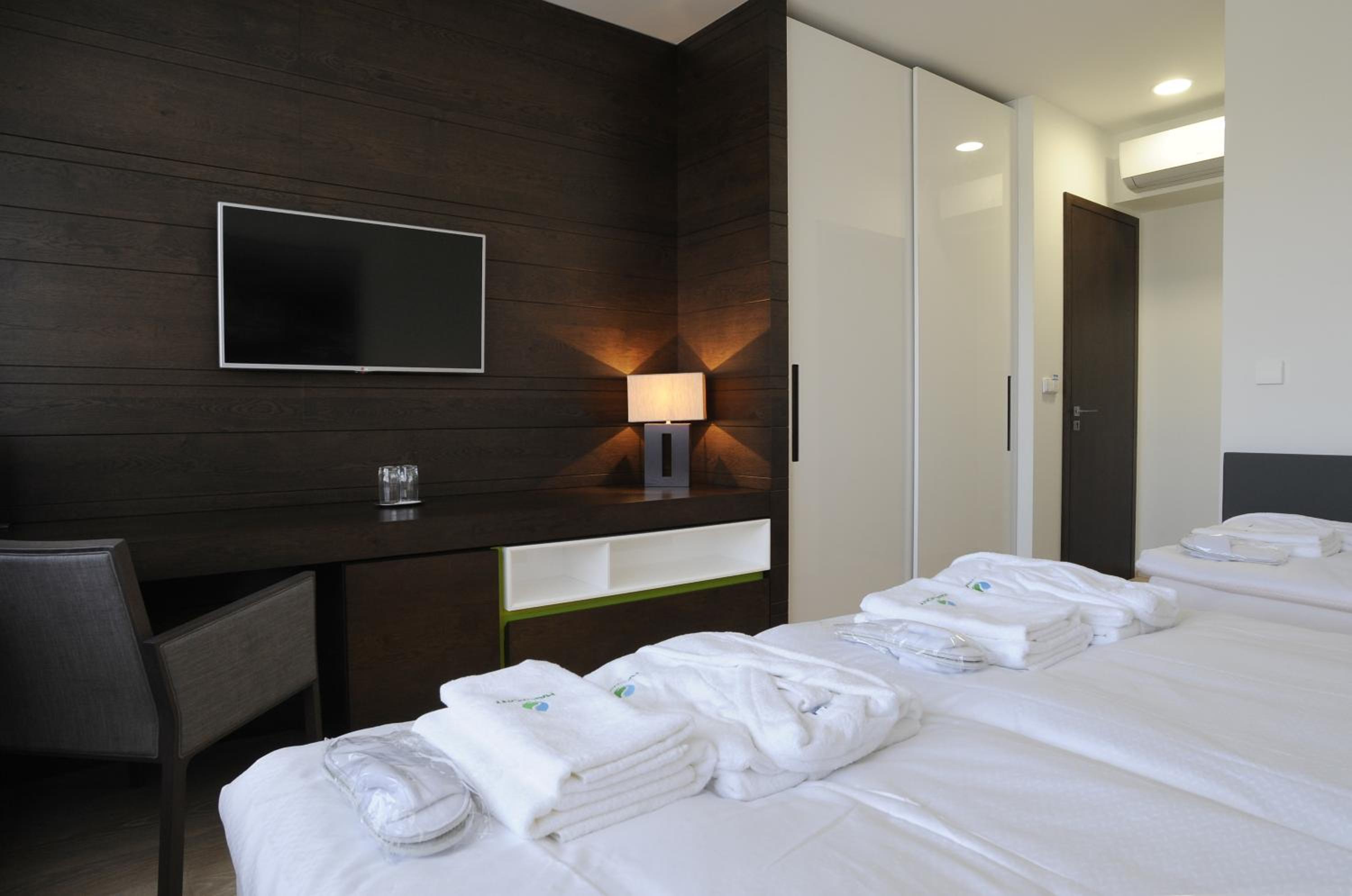 Deluxe Triple Room - Photo 4