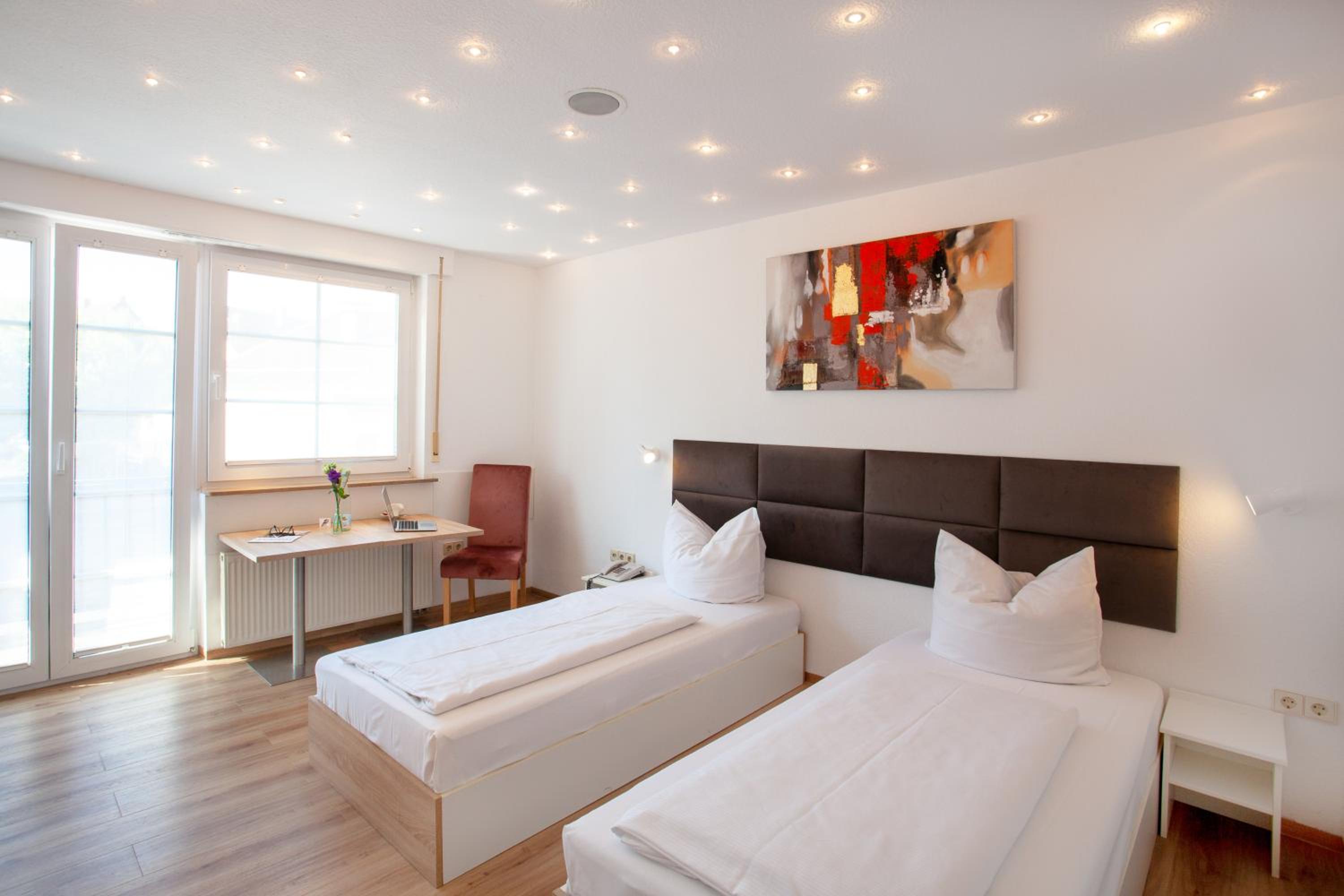 Standard Twin Room photo 2