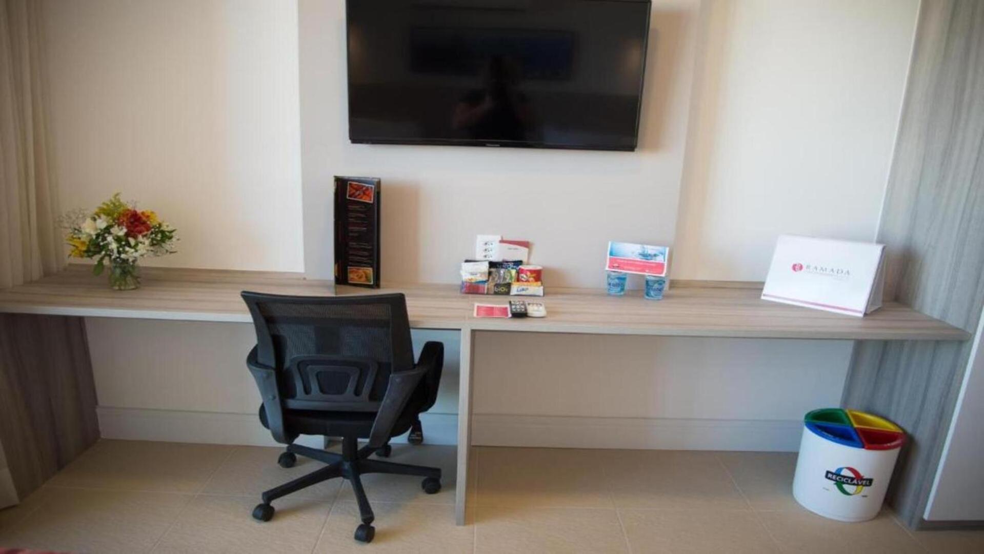 Queen Room - Disability Access photo 3