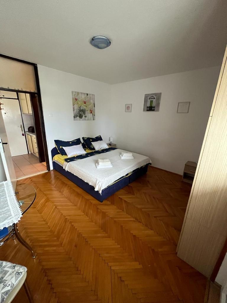 Standard  Apartment