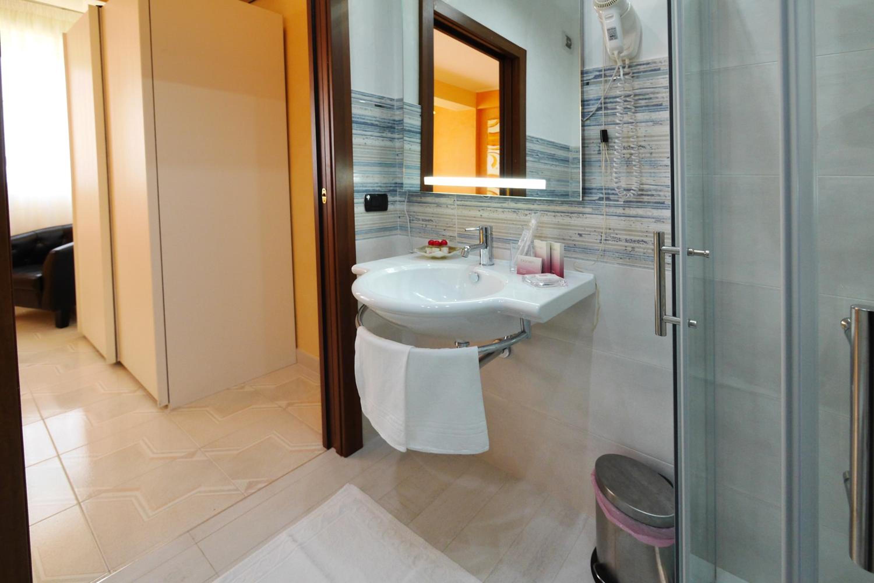 Double Room with Sea View photo 2