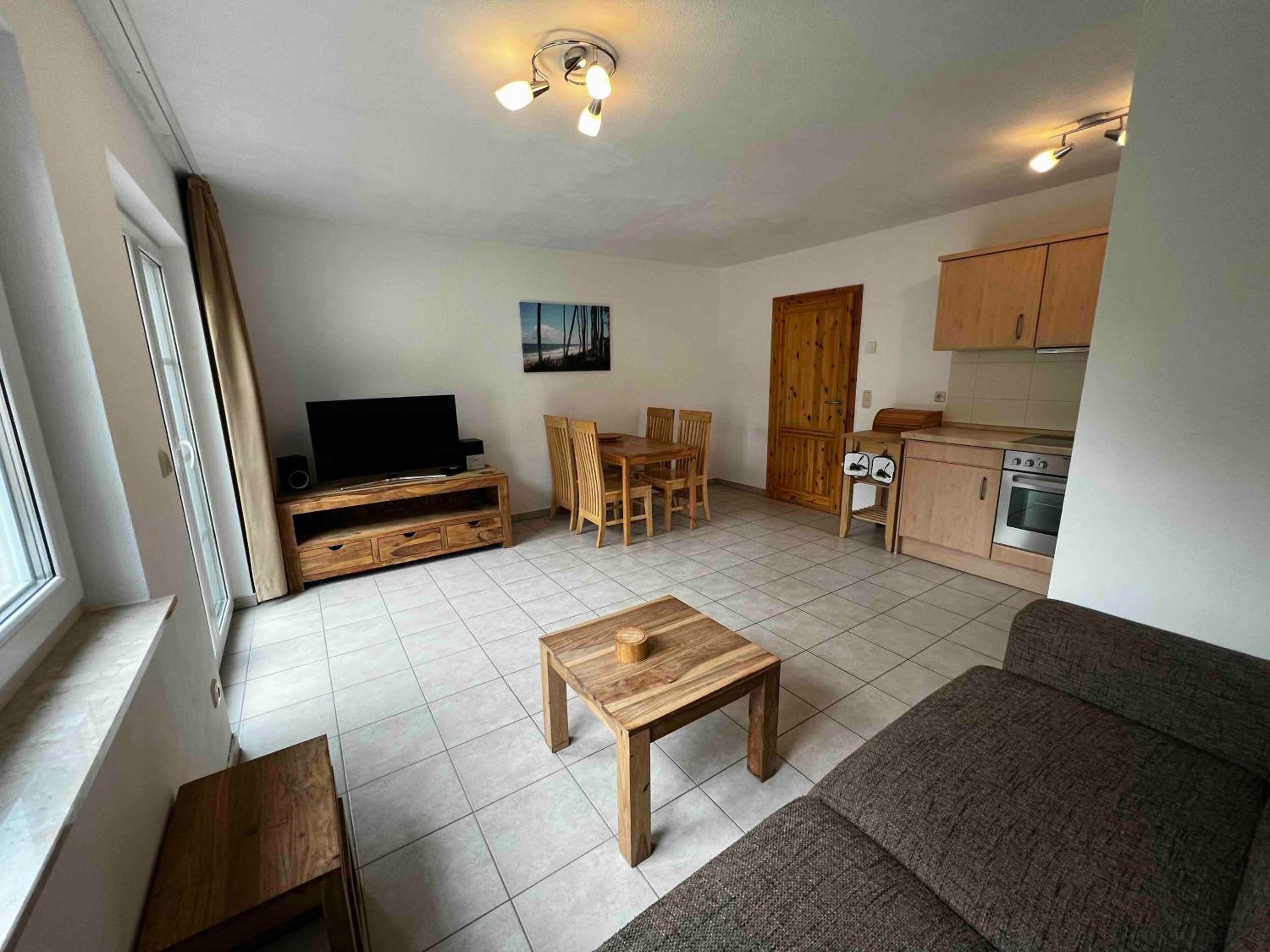 One-Bedroom Apartment photo 1