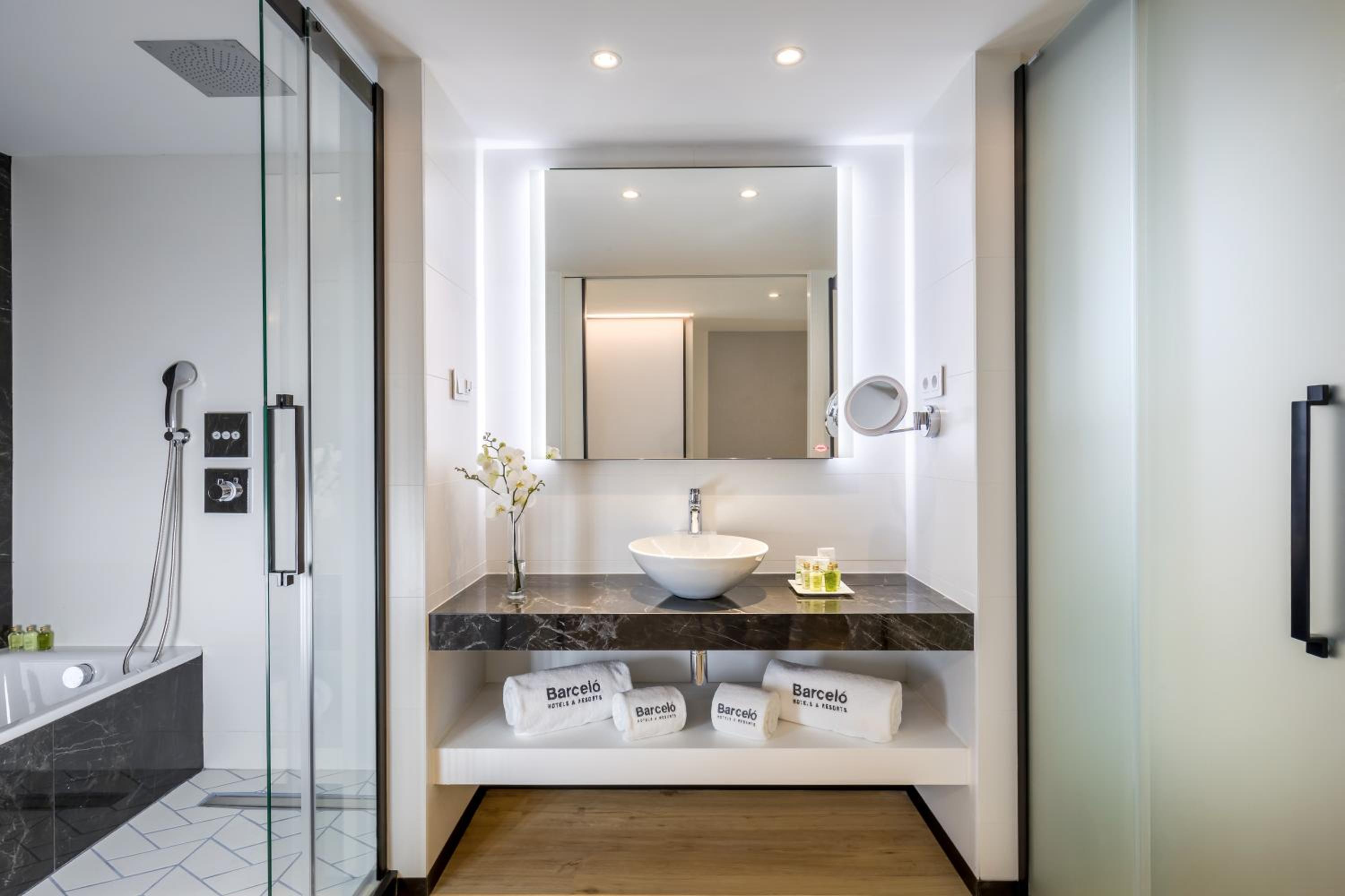 Premium Family Room (3+3)