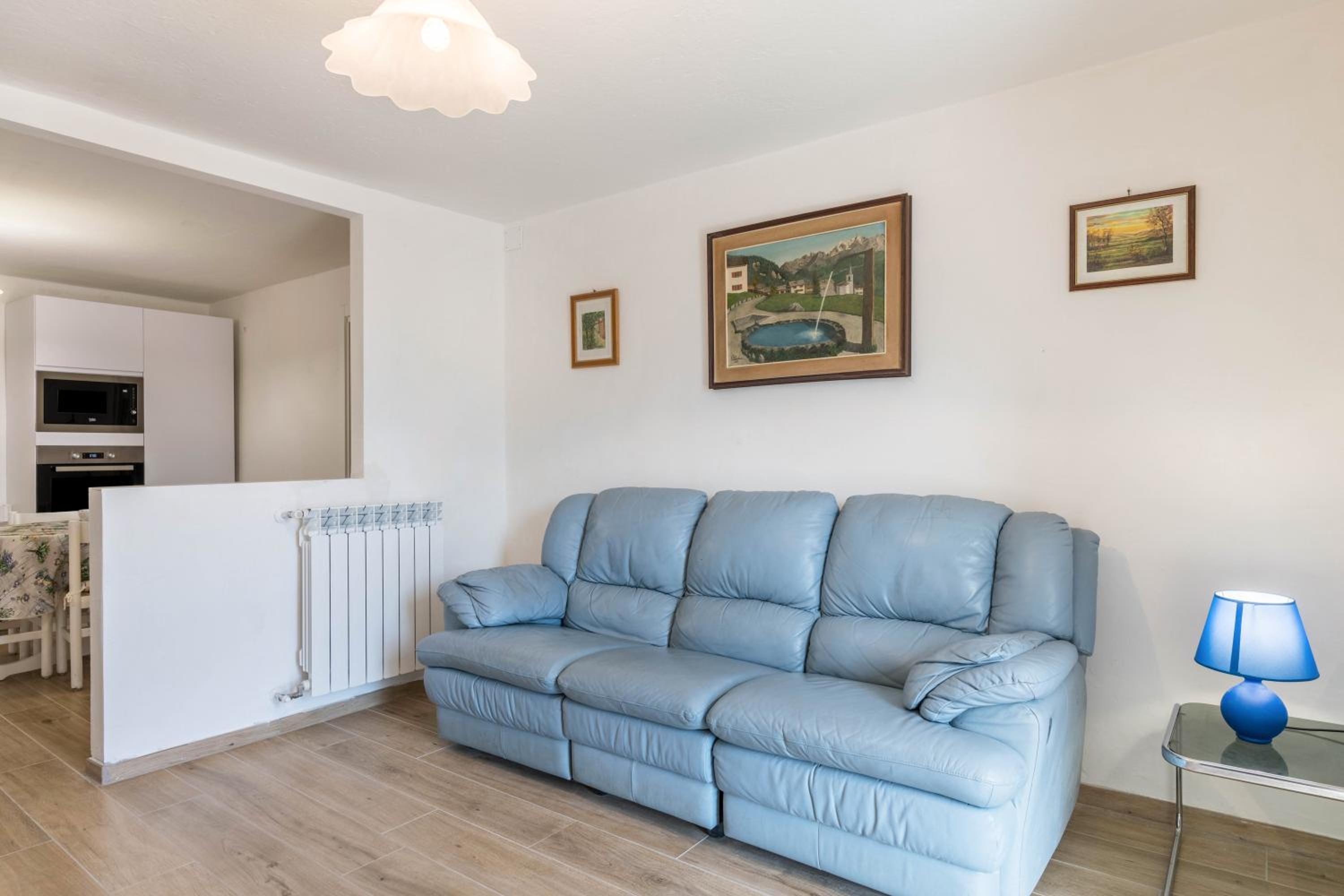 Three-Bedroom Premium Apartment with Balcony photo 3