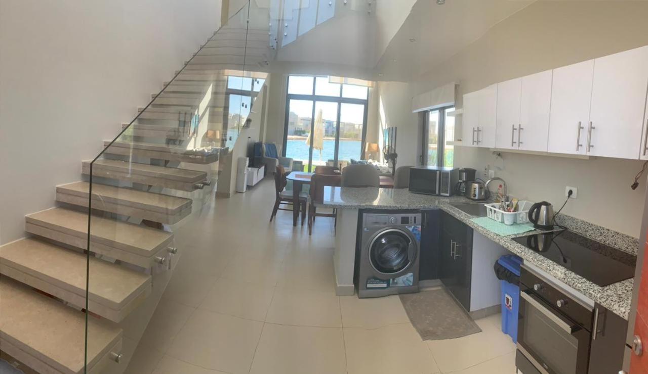 Villa - Photo 3