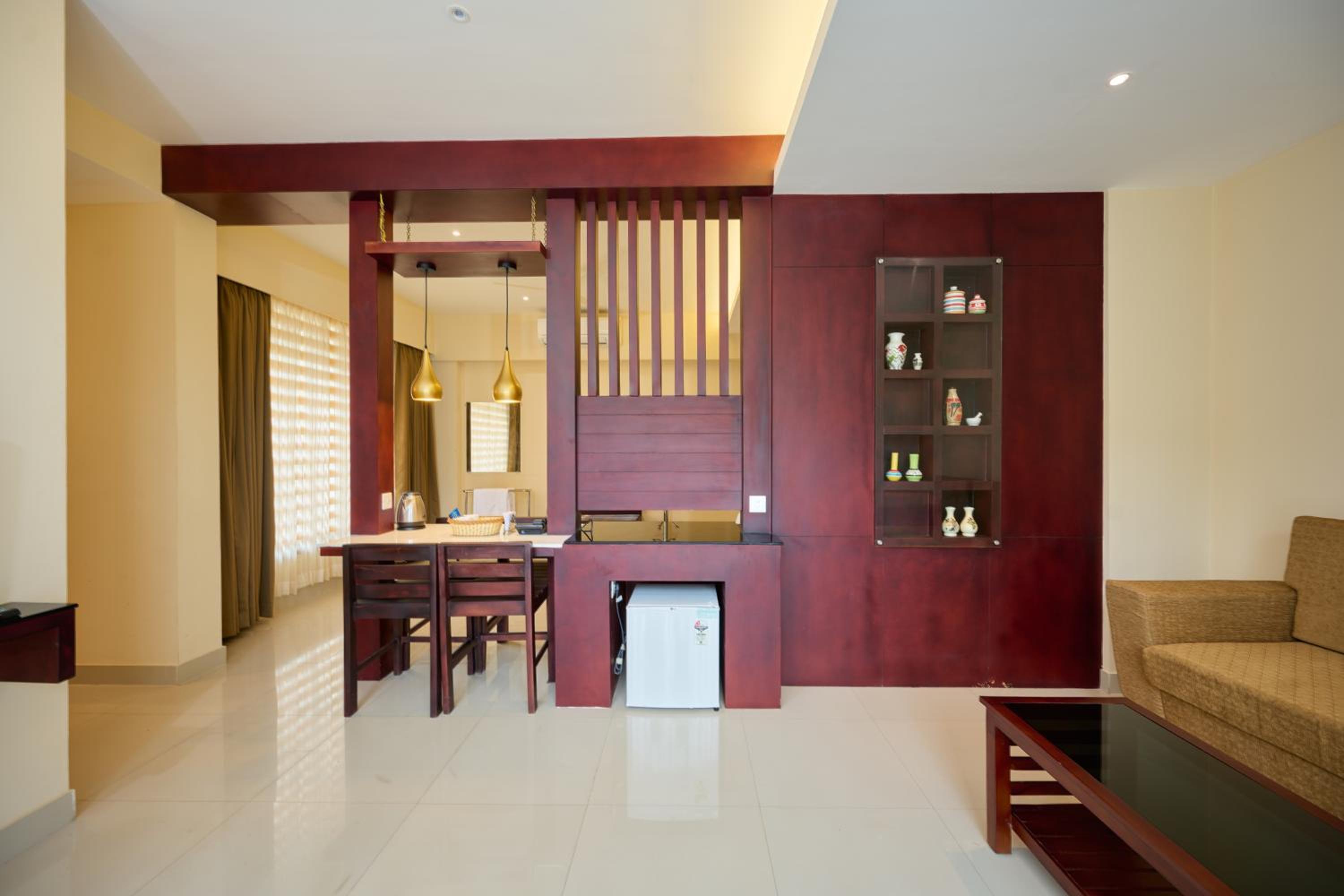 King Suite with Balcony photo 2