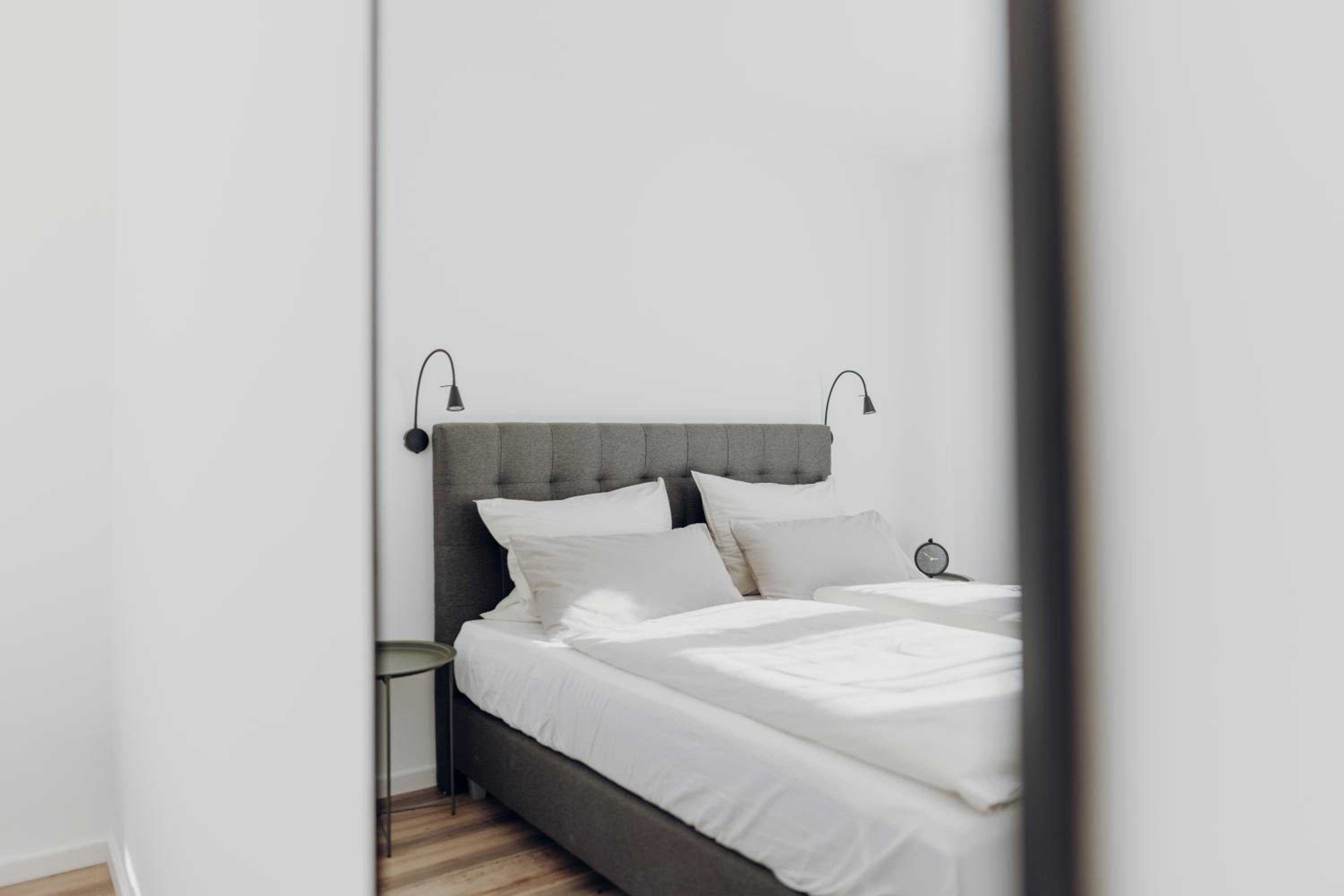 One-Bedroom Apartment photo 2