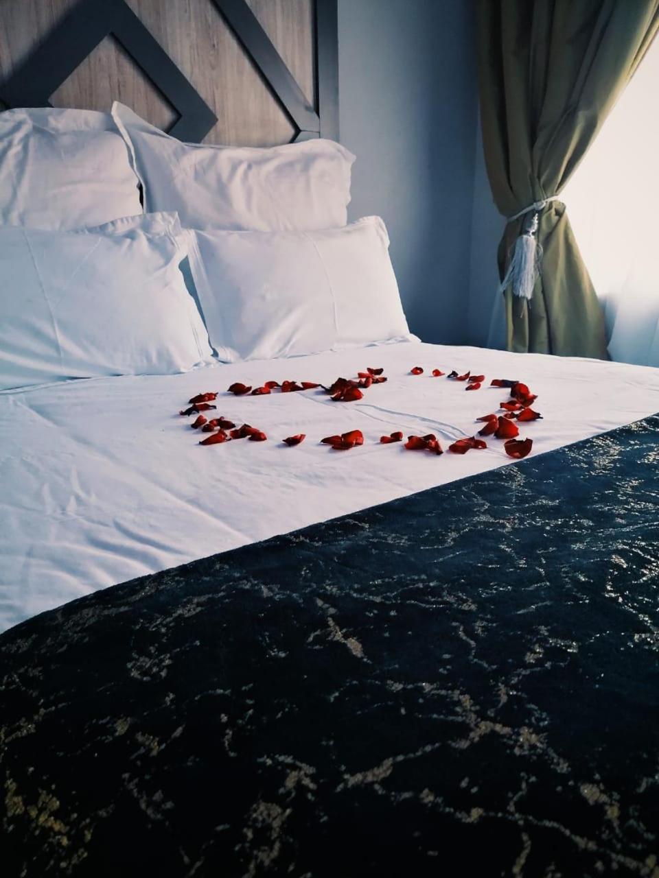 Queen Room - Photo 17